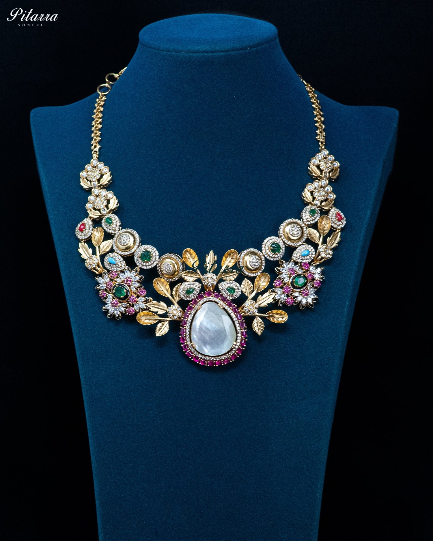 White Teardrop Floral Kundan Necklace Set