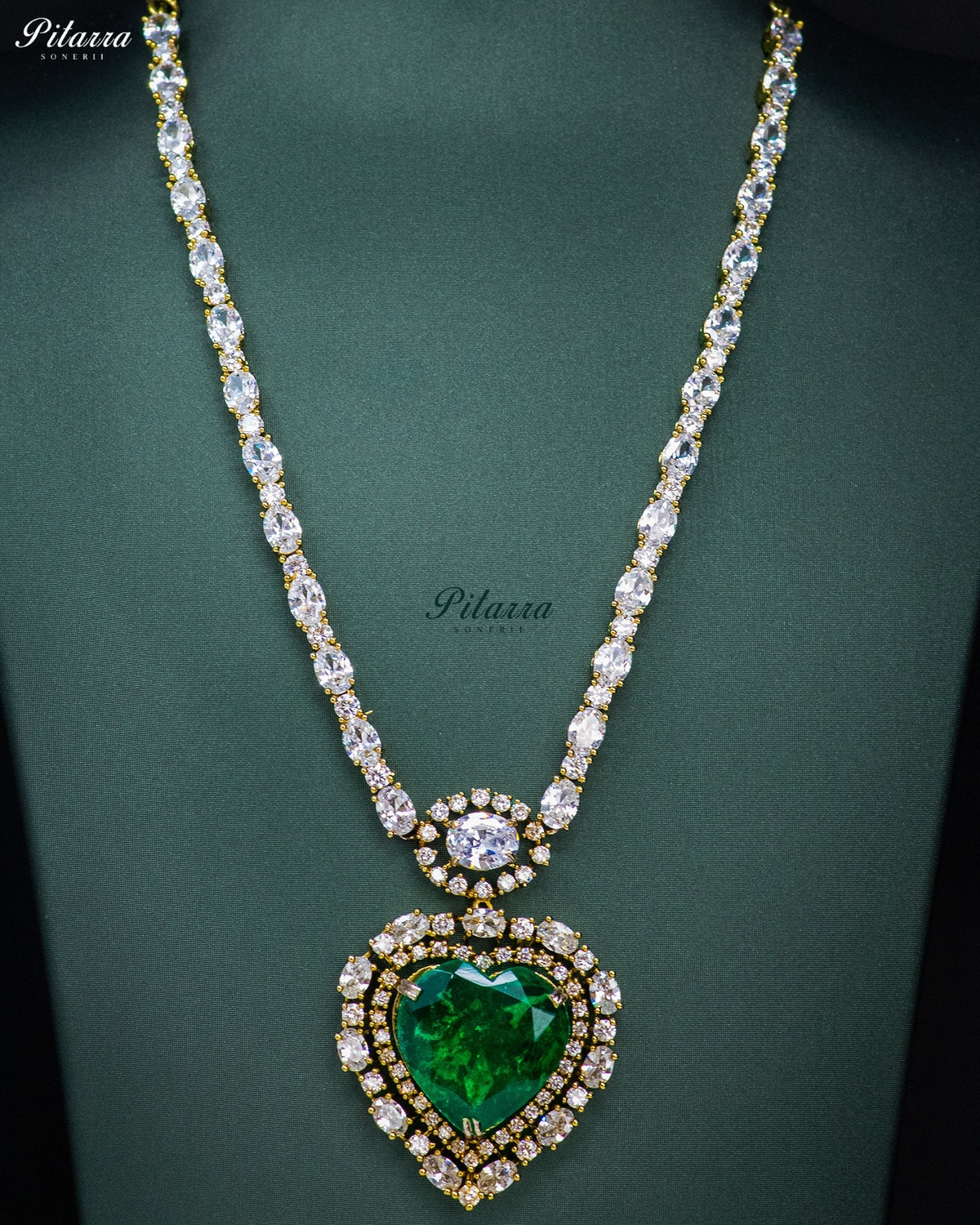 Emerald Green Heart Kundan Necklace Set