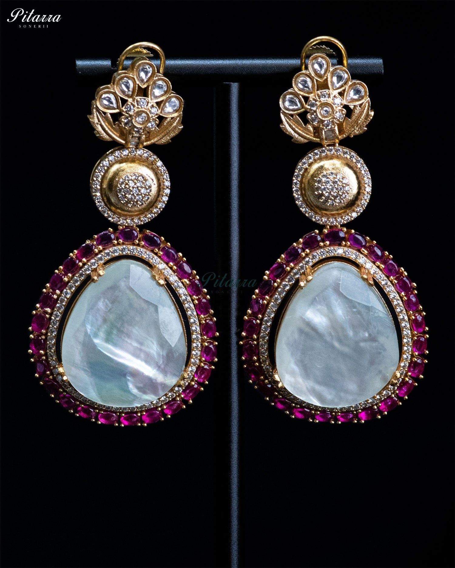 White Teardrop Floral Kundan Necklace Set