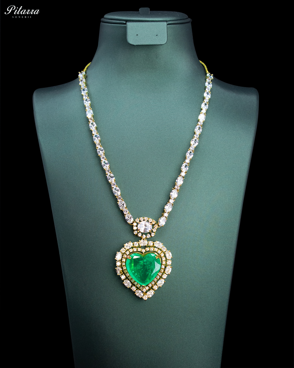 Emerald Green Kundan Heart Pendant Necklace Set