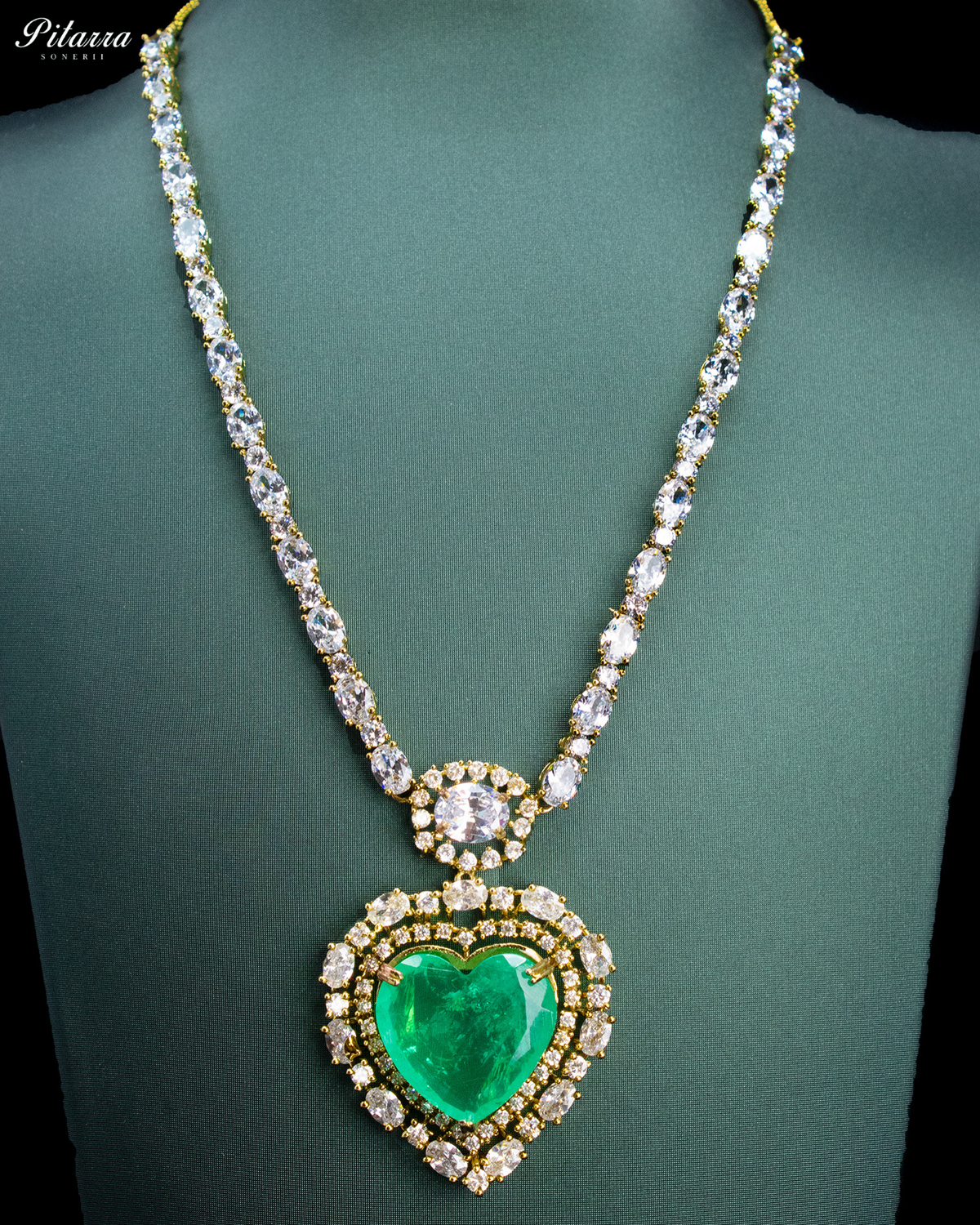 Emerald Green Kundan Heart Pendant Necklace Set