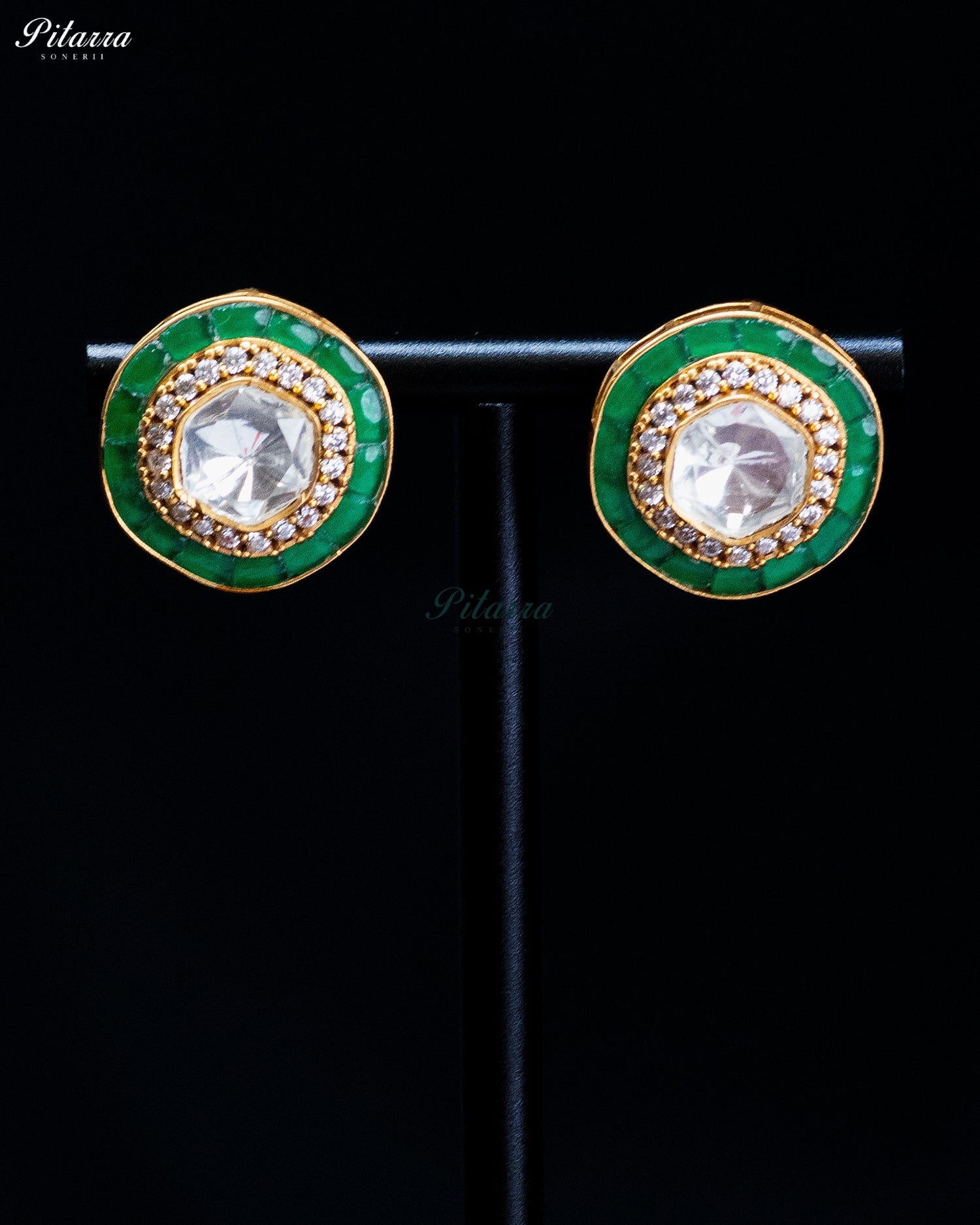 Green Round And Teardrop Kundan Necklace Set