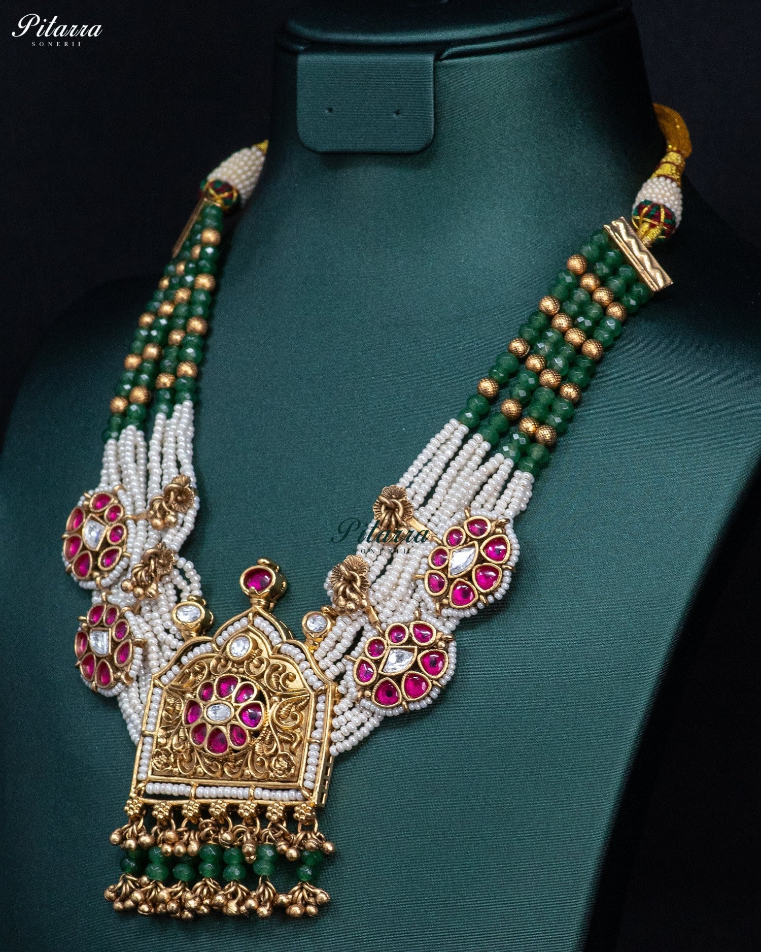 Royal Emerald Green Kundan Pearl Necklace Set