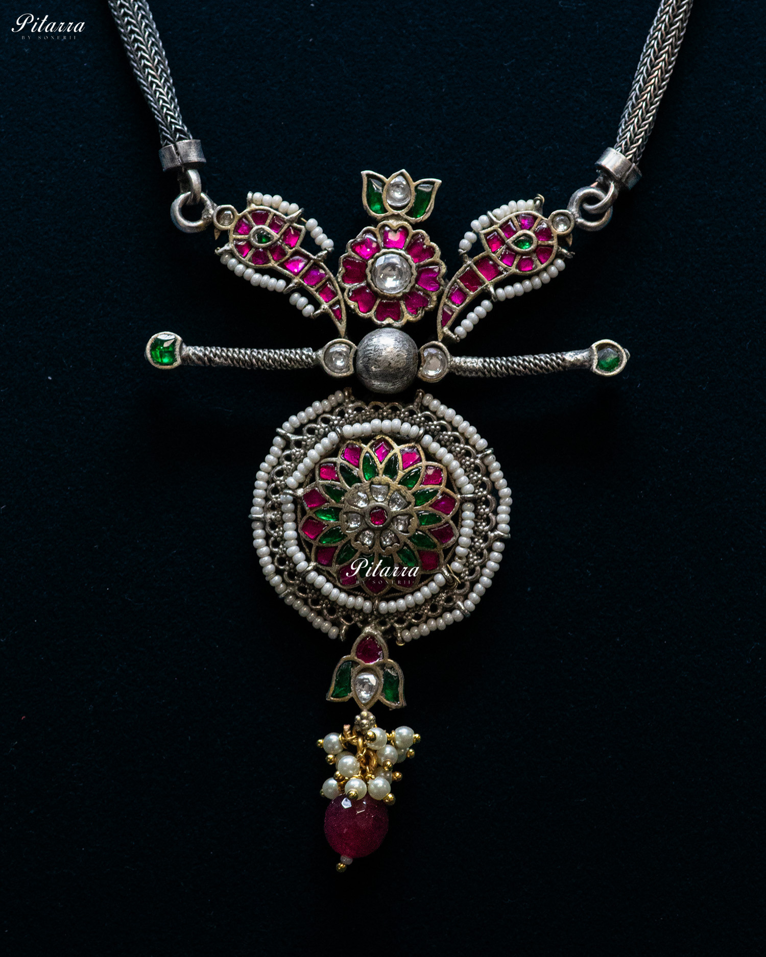 Round Chain Antique Floral Stones Silver Look Alike Pendant Set