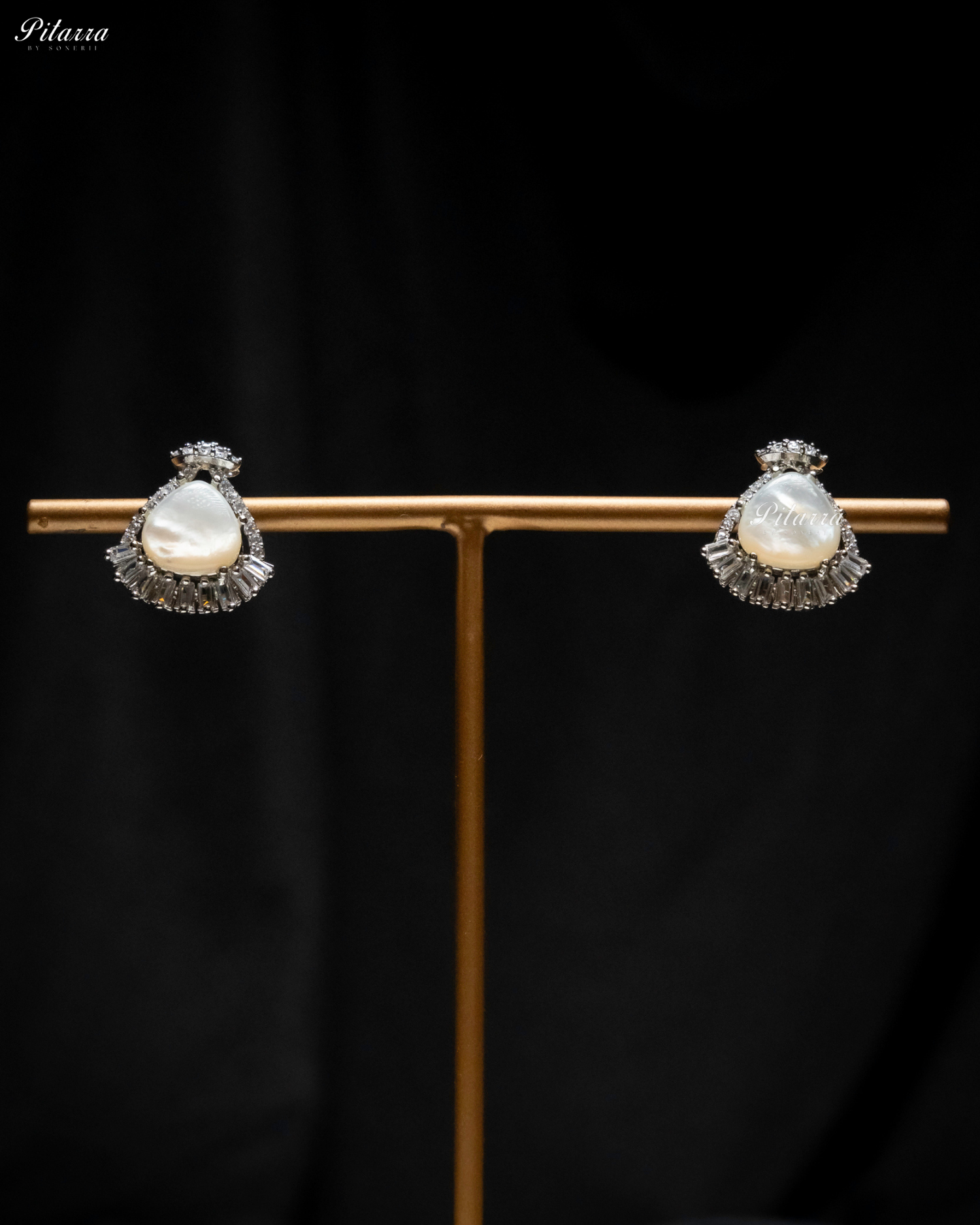 White Stone White Cultured Pearl Pendent Necklace Set