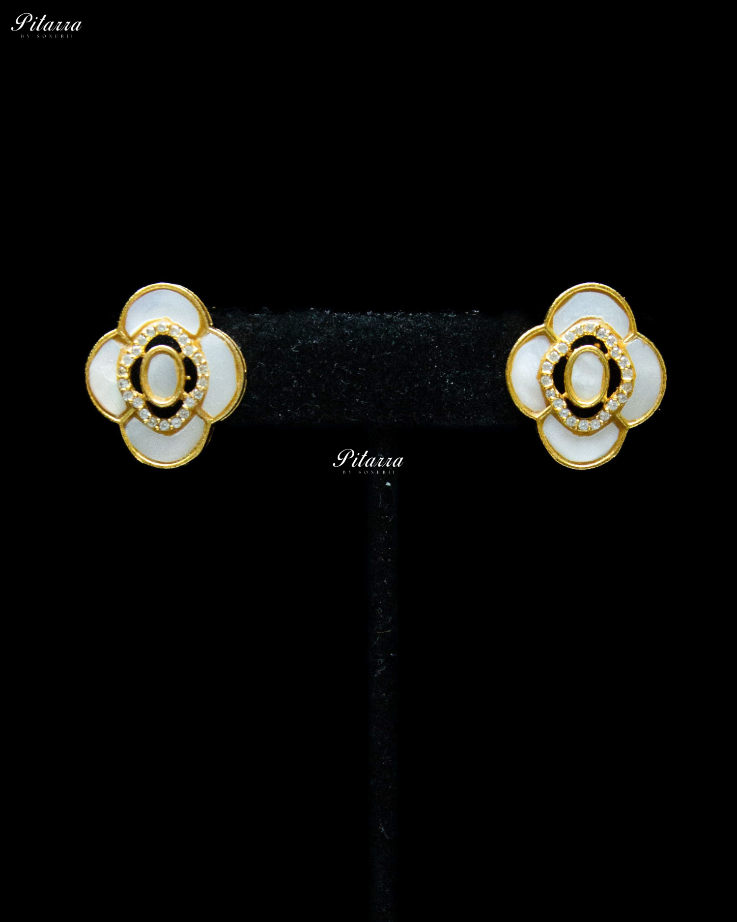 White Flora Shape Kundan Choker Set