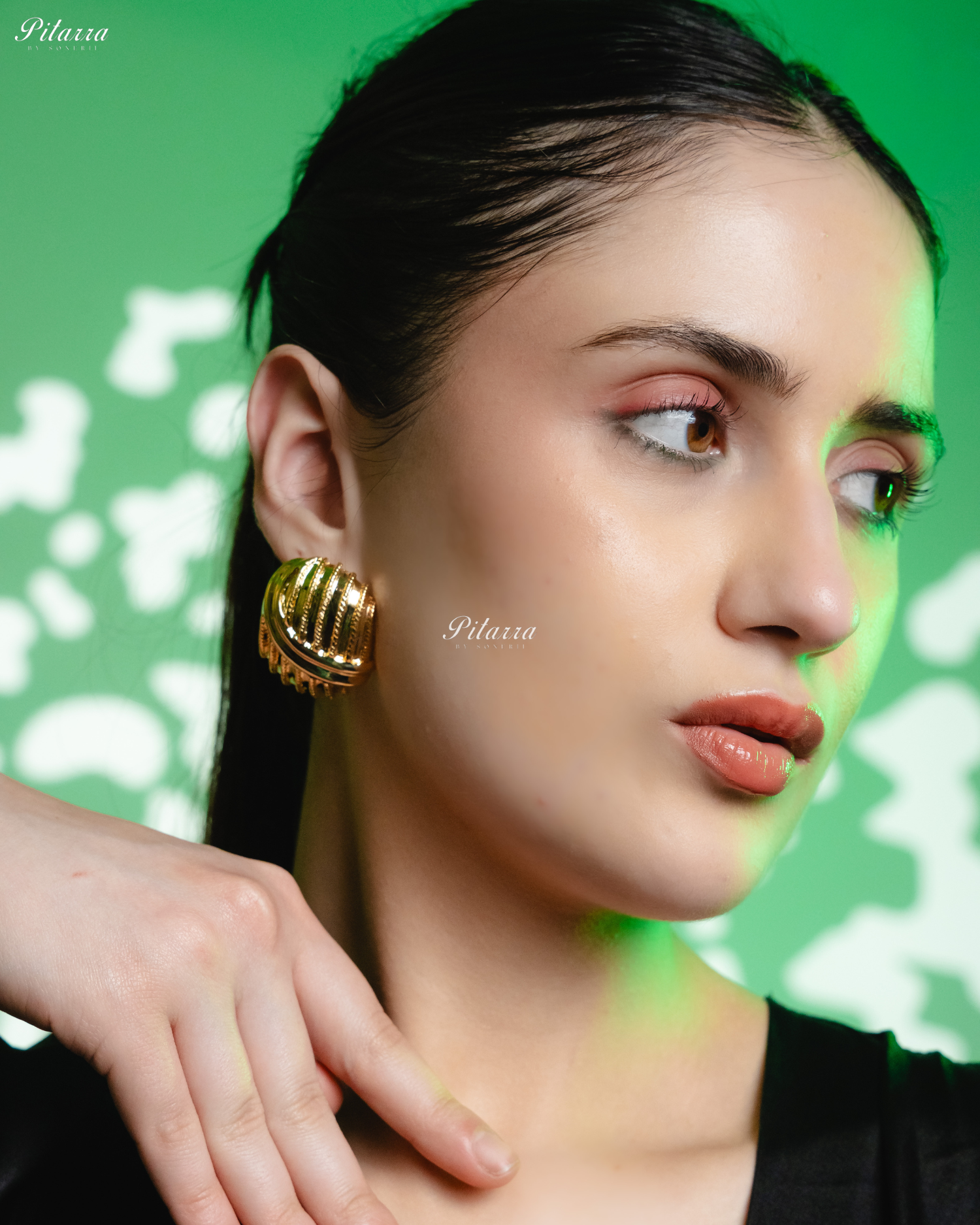 Gold Plated Ribbed Round Crystal Stud Earrings