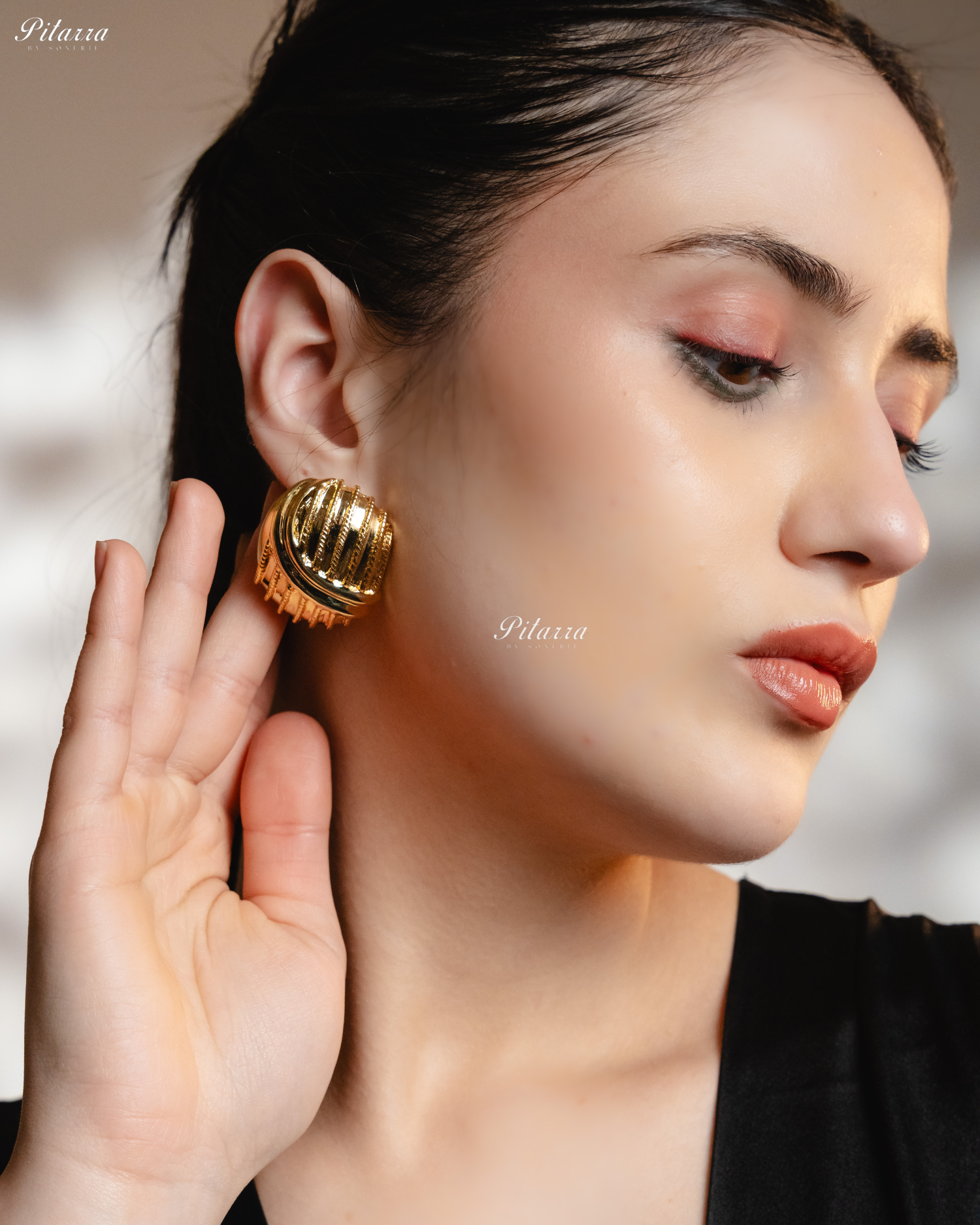 Gold Plated Ribbed Round Crystal Stud Earrings