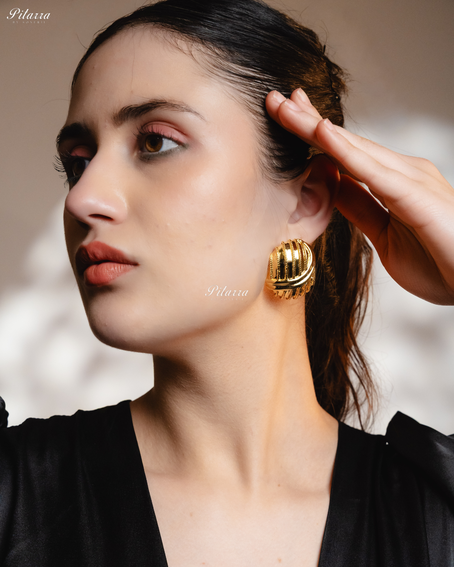 Gold Plated Ribbed Round Crystal Stud Earrings