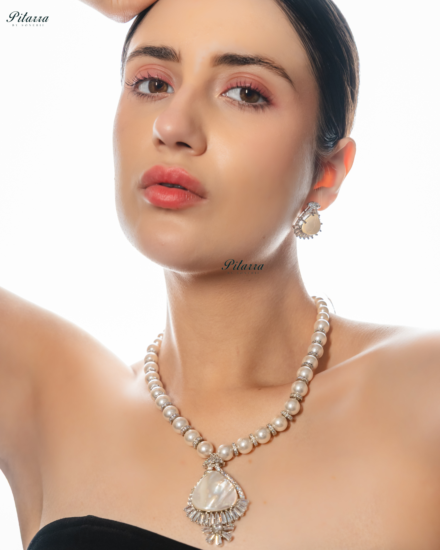 White Stone White Cultured Pearl Pendent Necklace Set