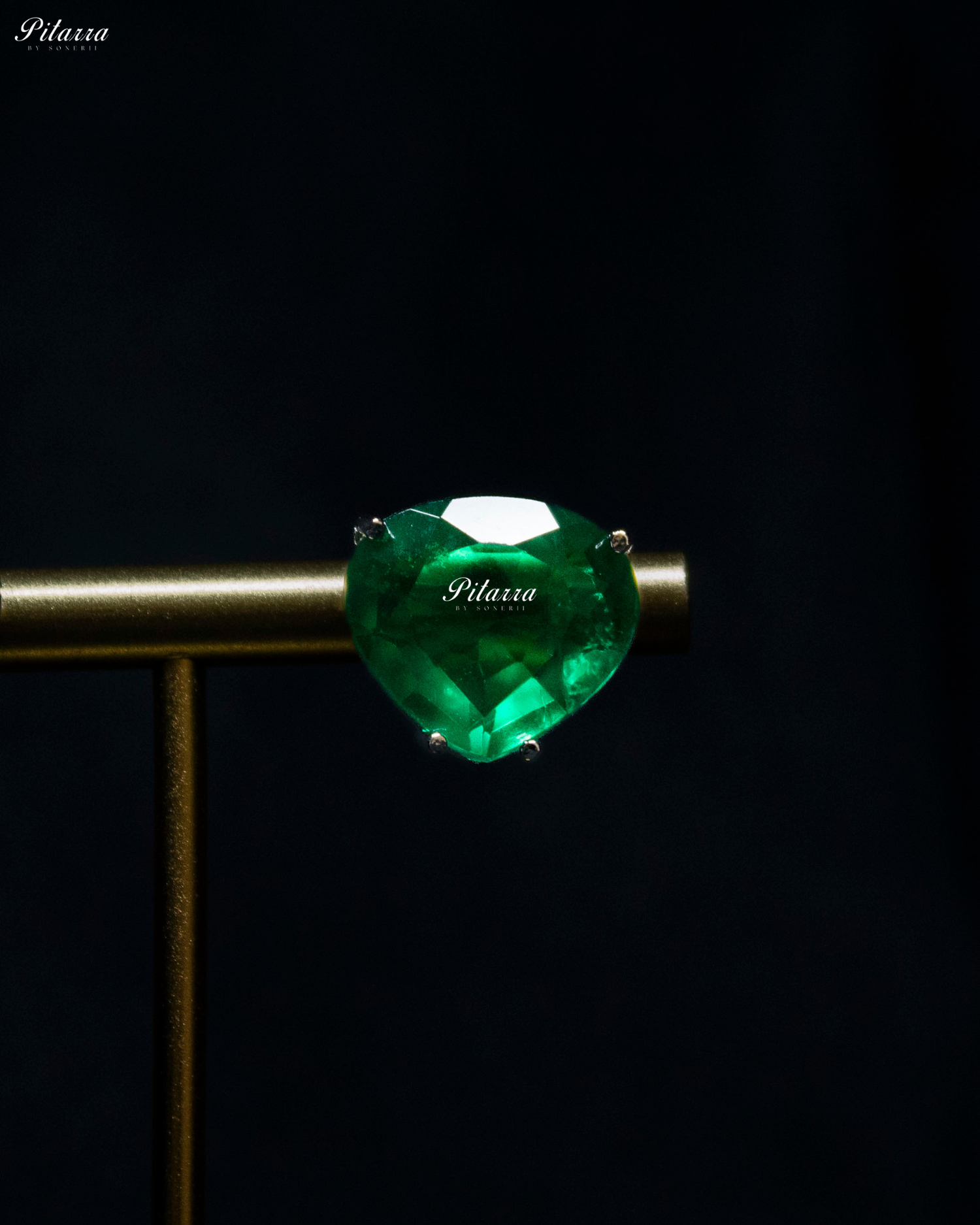 Emerald Stone White Heartline Zircon Necklace Set