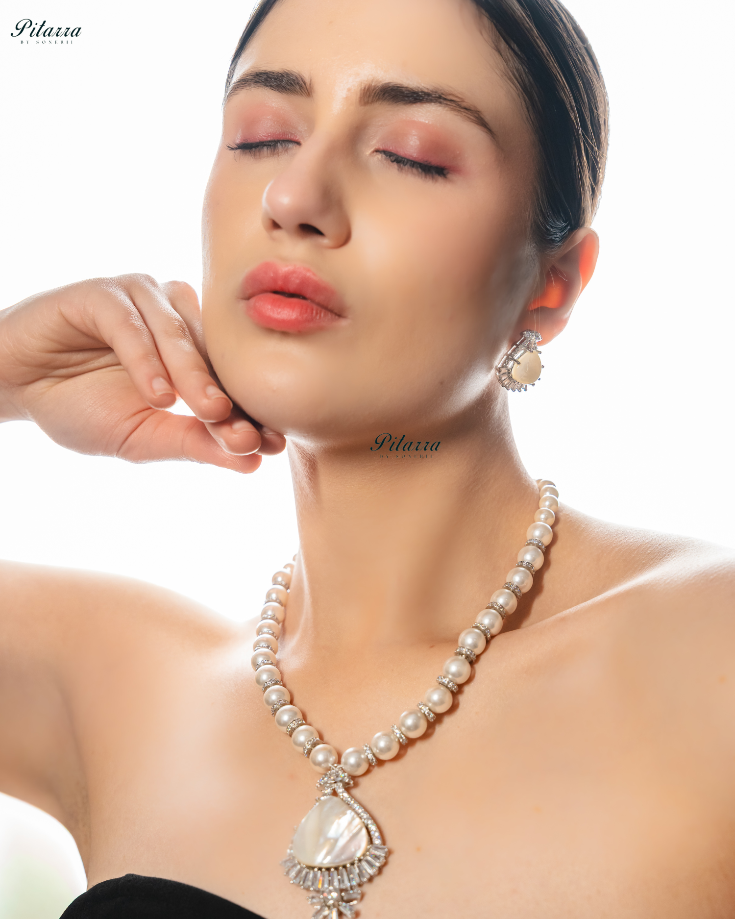White Stone White Cultured Pearl Pendent Necklace Set