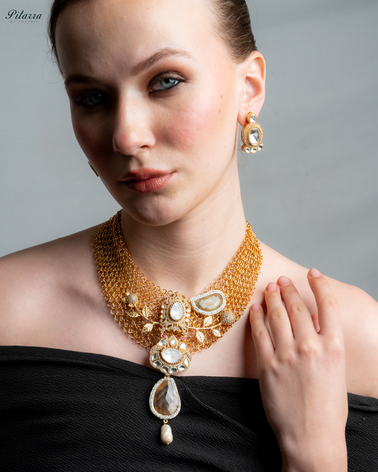 Antique Finish Golden Crystal Stone Kundan Set_Side Pose