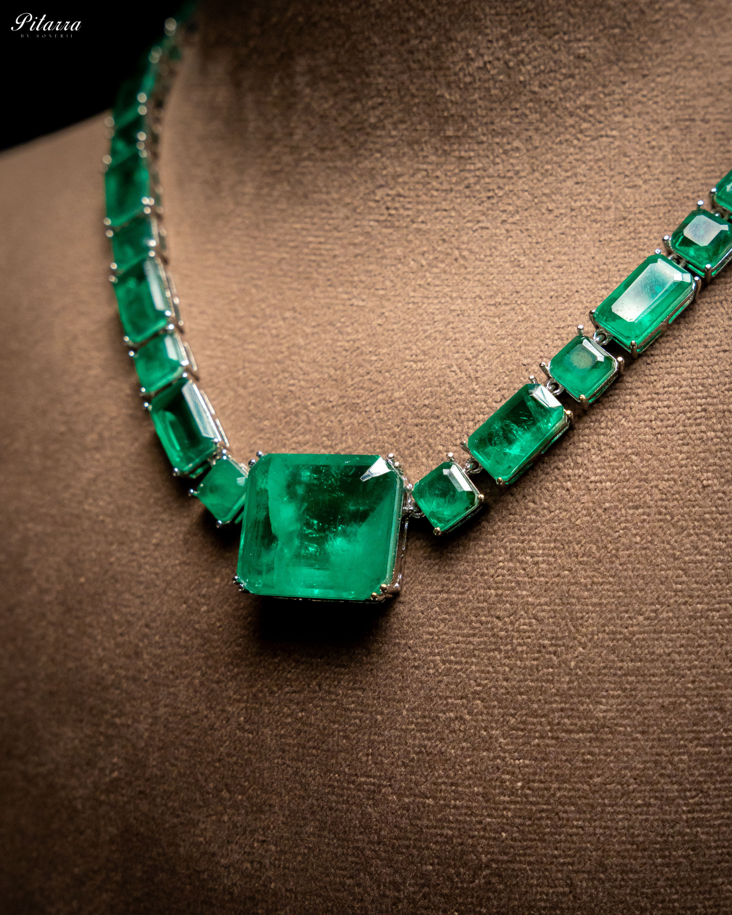Classic Square Emerald Green CZ Necklace Set_Zoom Angle