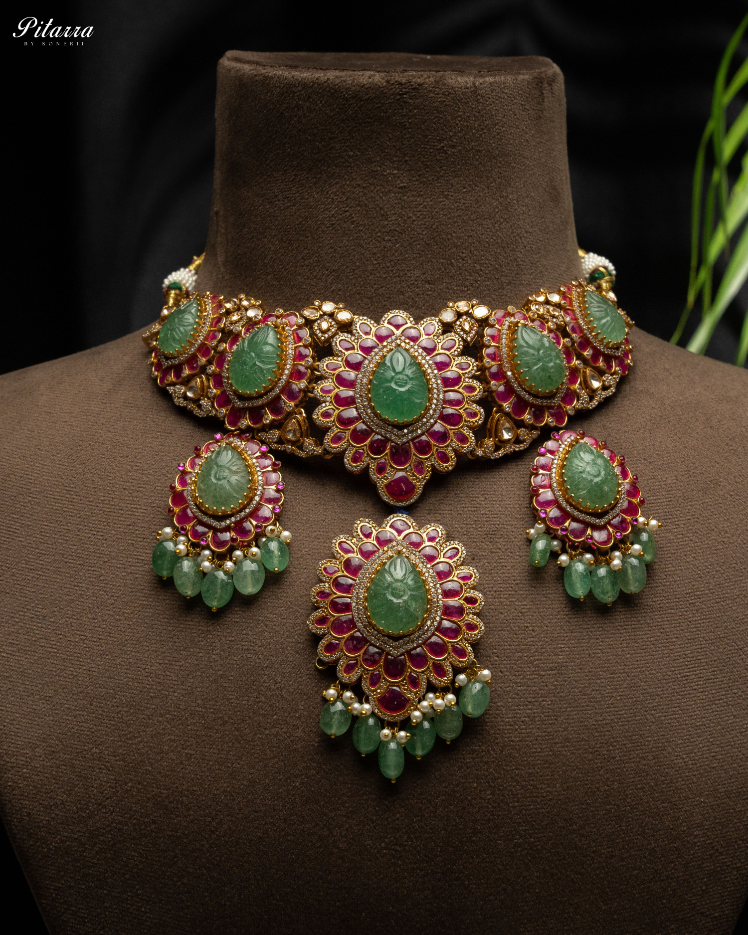 Elegant Kundan Jadau Necklace Set with Emerald Beads_Front Image