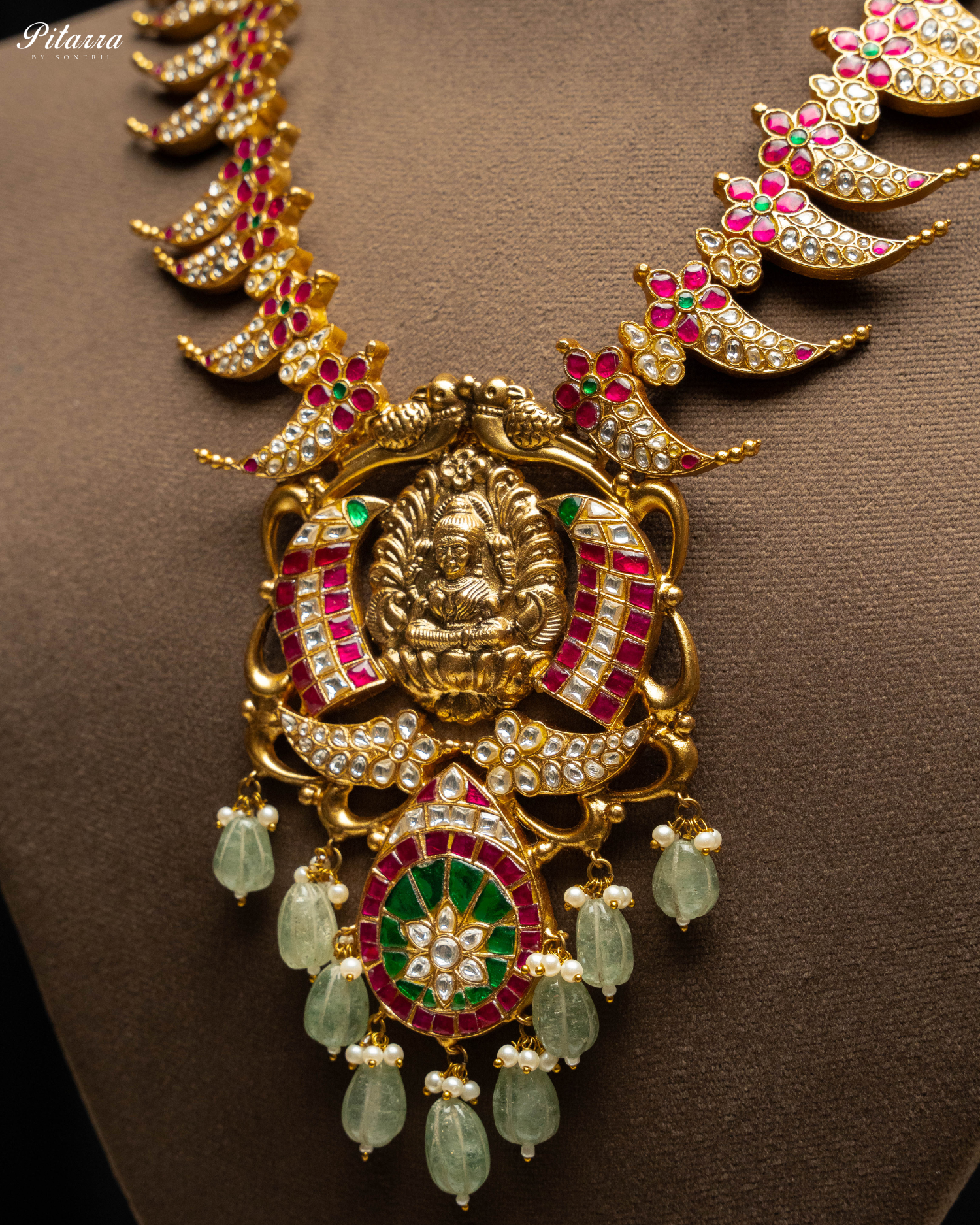 Gold Antique Traditional Kundan Necklace with Lakshmi Ji Zoom Angle