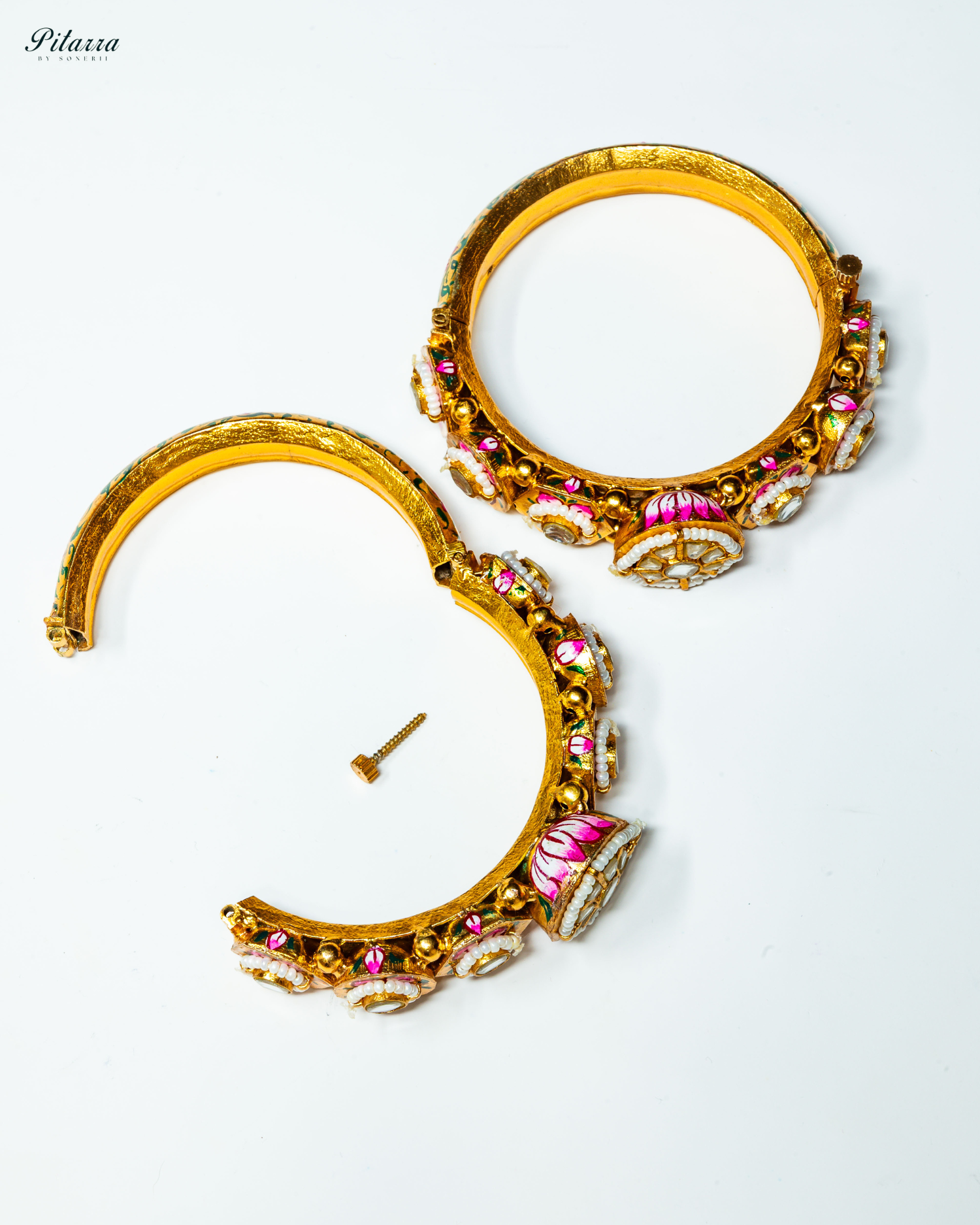 Golden Rajwadi Traditional Kundan Bangle Set_Open Image