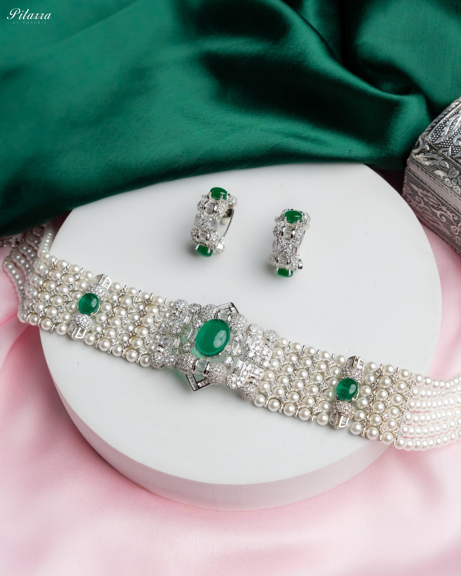 Green Carved Doublet and Pearl Choker_Main Image