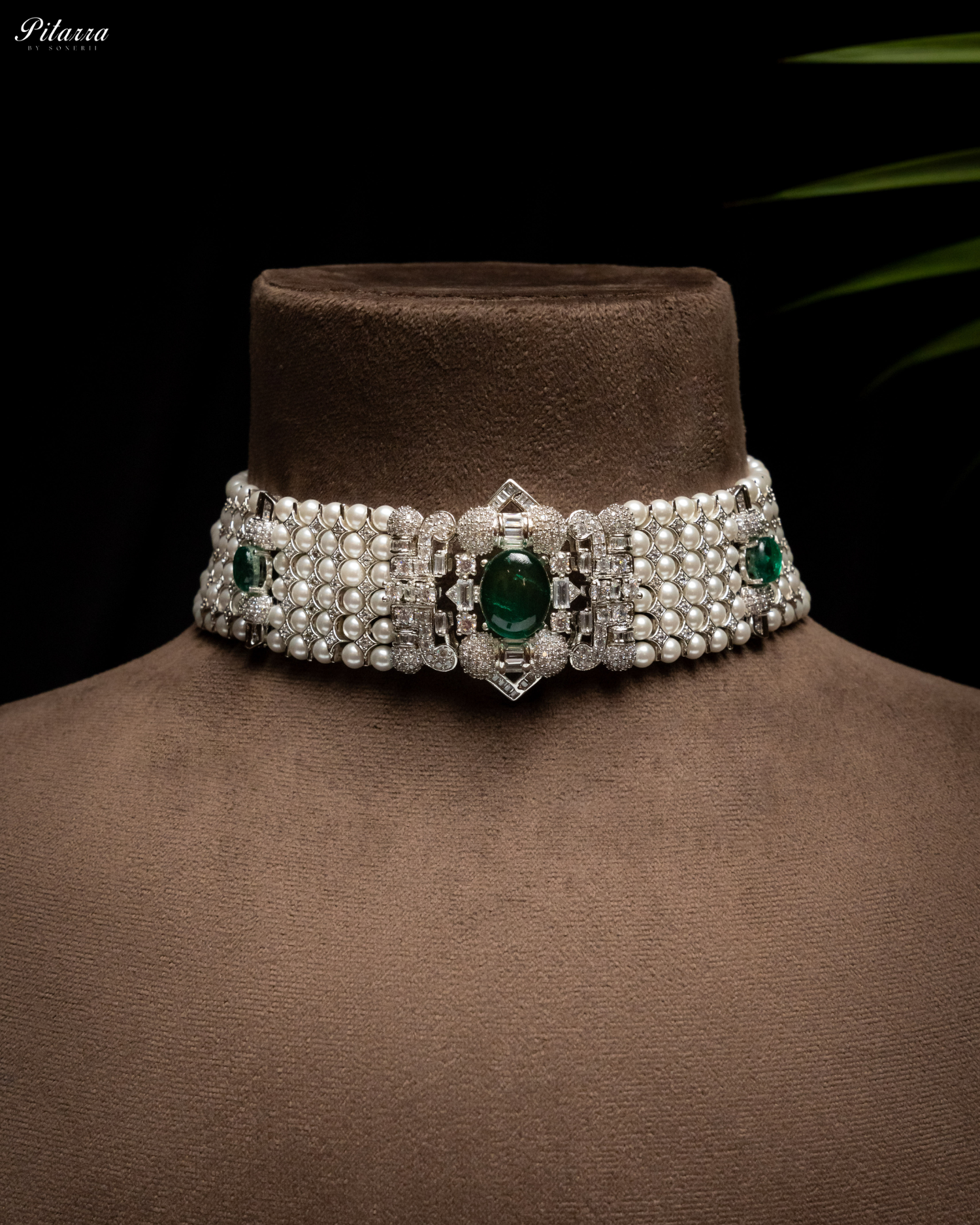 Green Carved Doublet and Pearl Choker_Necklace