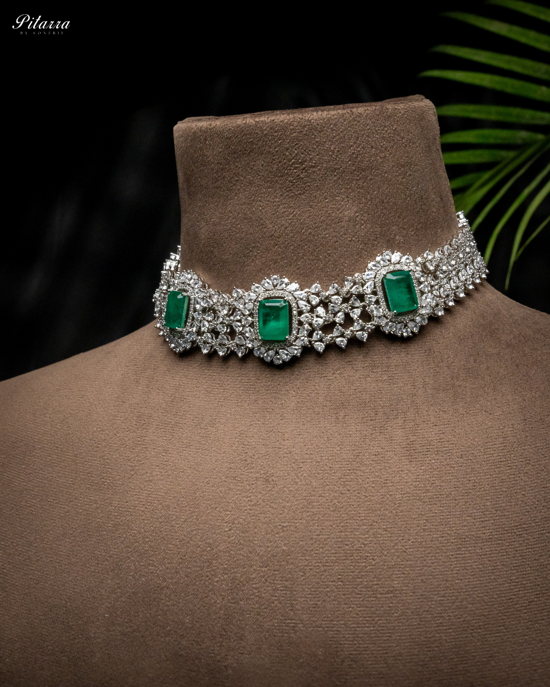 Green Cubic Zircon Choker Set_Side Angle