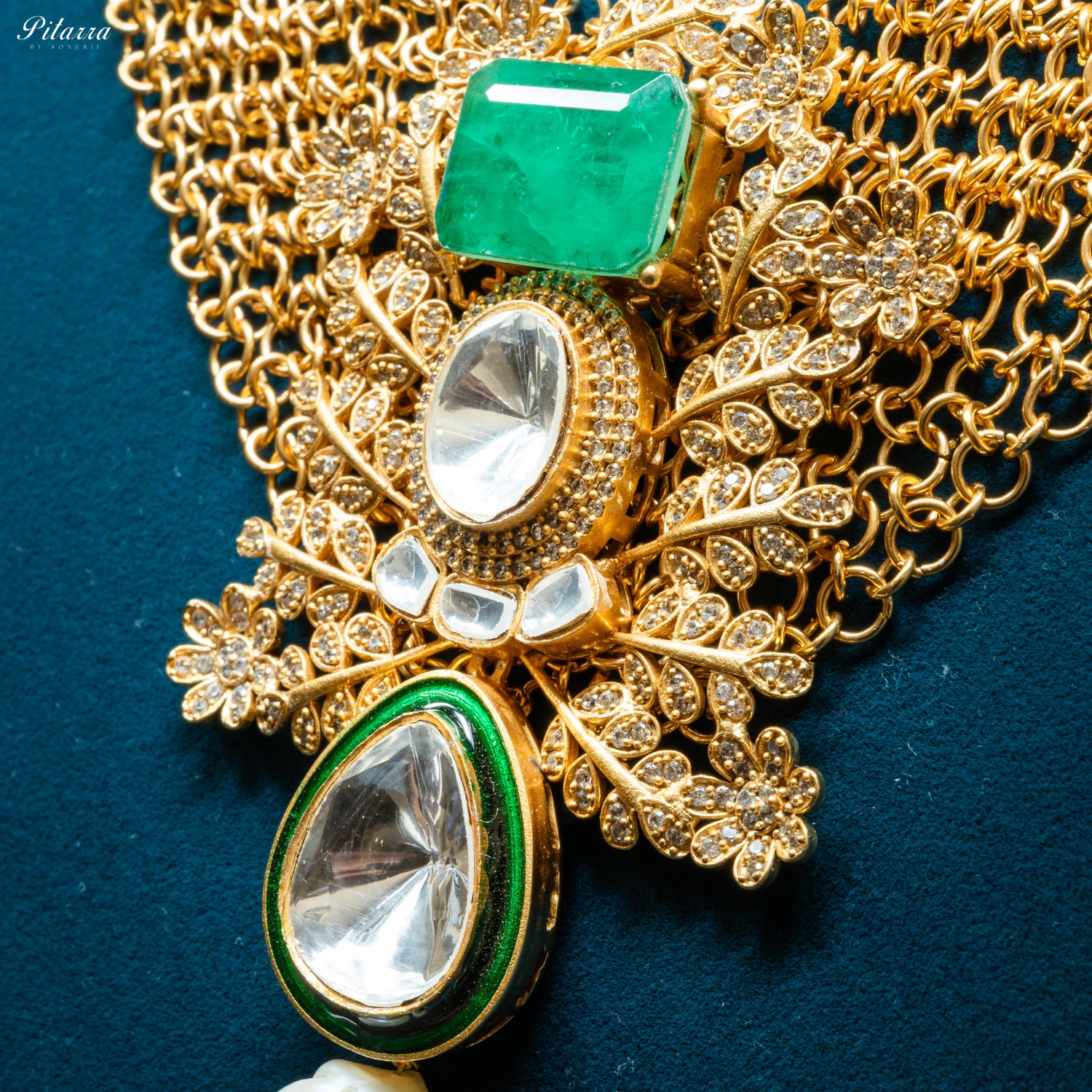 Green Stone Antique Gold Rajwadi Haar Set_Zoom Angle