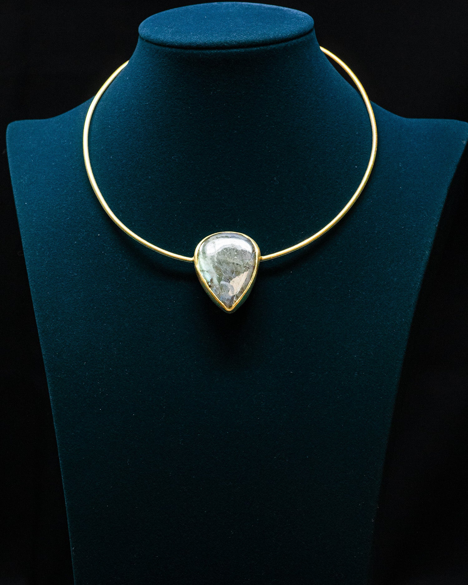 Gold Plated Handcrafted Teardrop Stone Collar Pendant