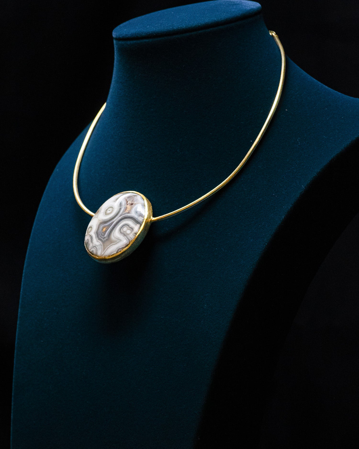 Gold Plated Handcrafted Round Stone Collar Pendant