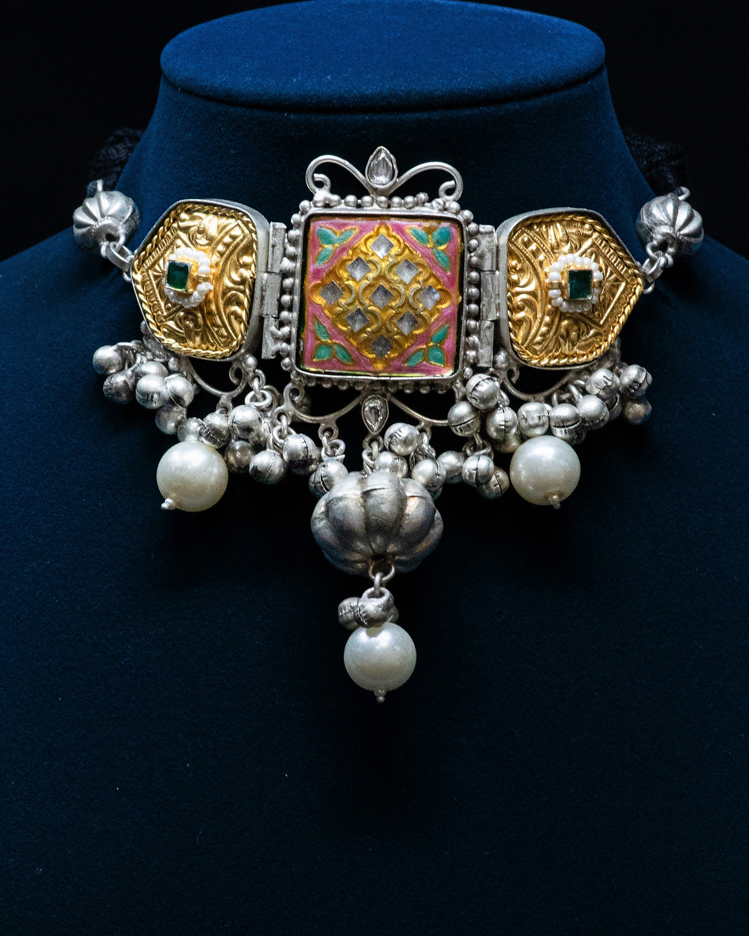 Green Stone Heritage Pearl Silver Look Alike Choker