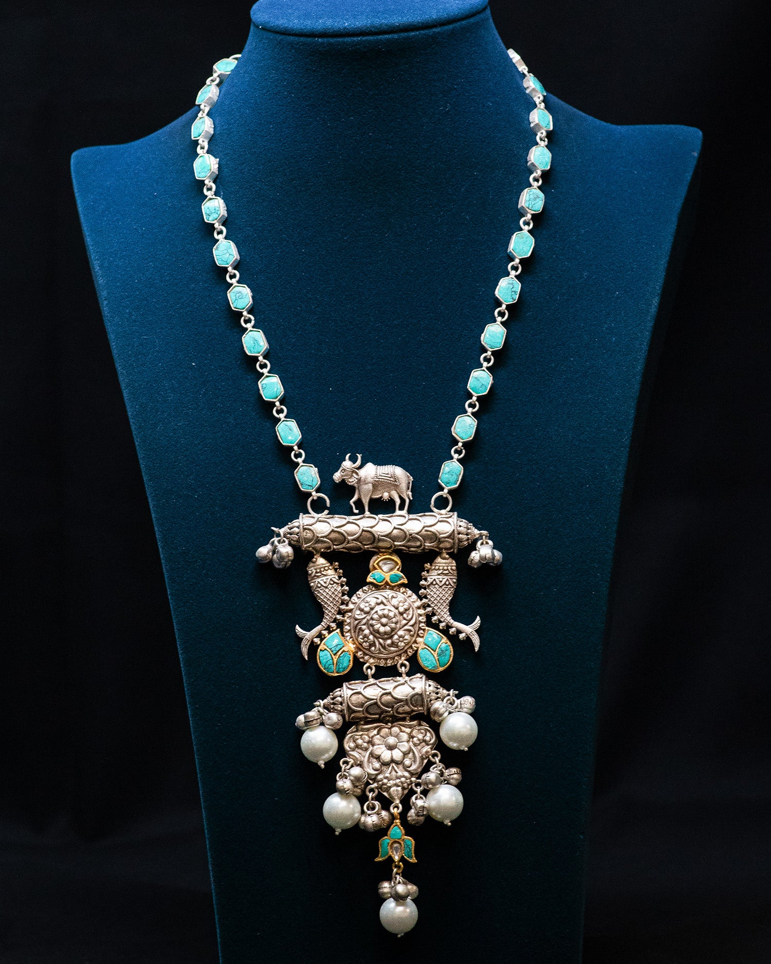Bull Motif Blue Stone Long Silver Look Alike Necklace Set