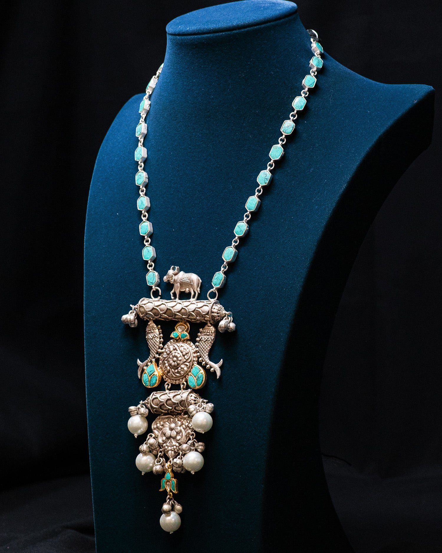 Bull Motif Blue Stone Long Silver Look Alike Necklace Set