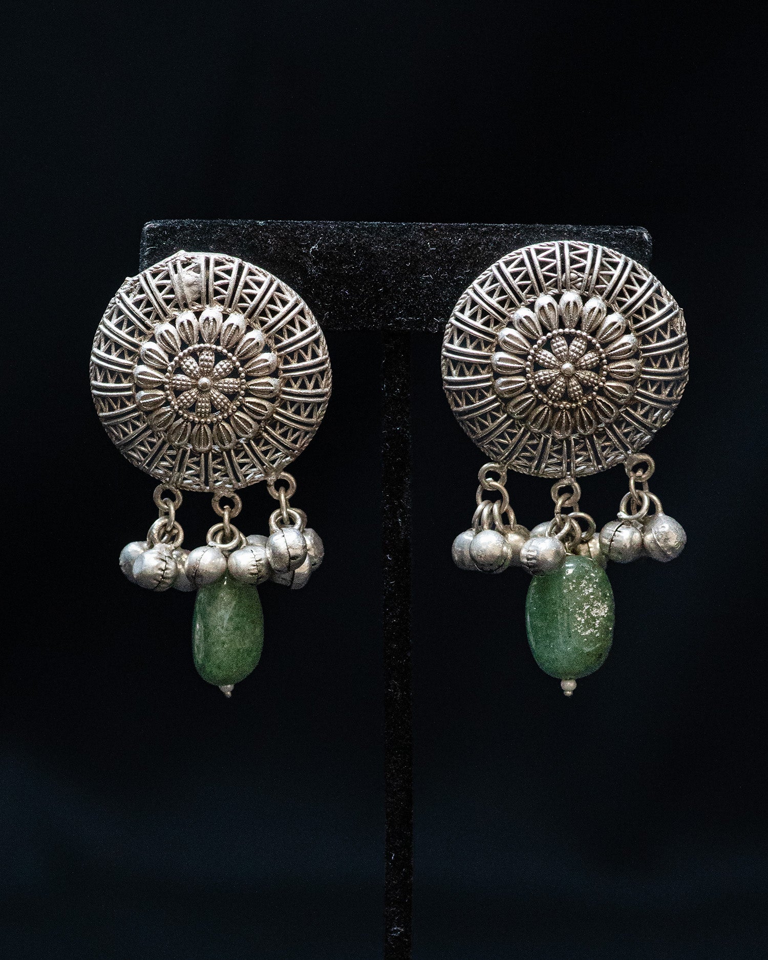 Green Stone Pastel Green Pearl Antique Long Silver Look Alike Necklace Set