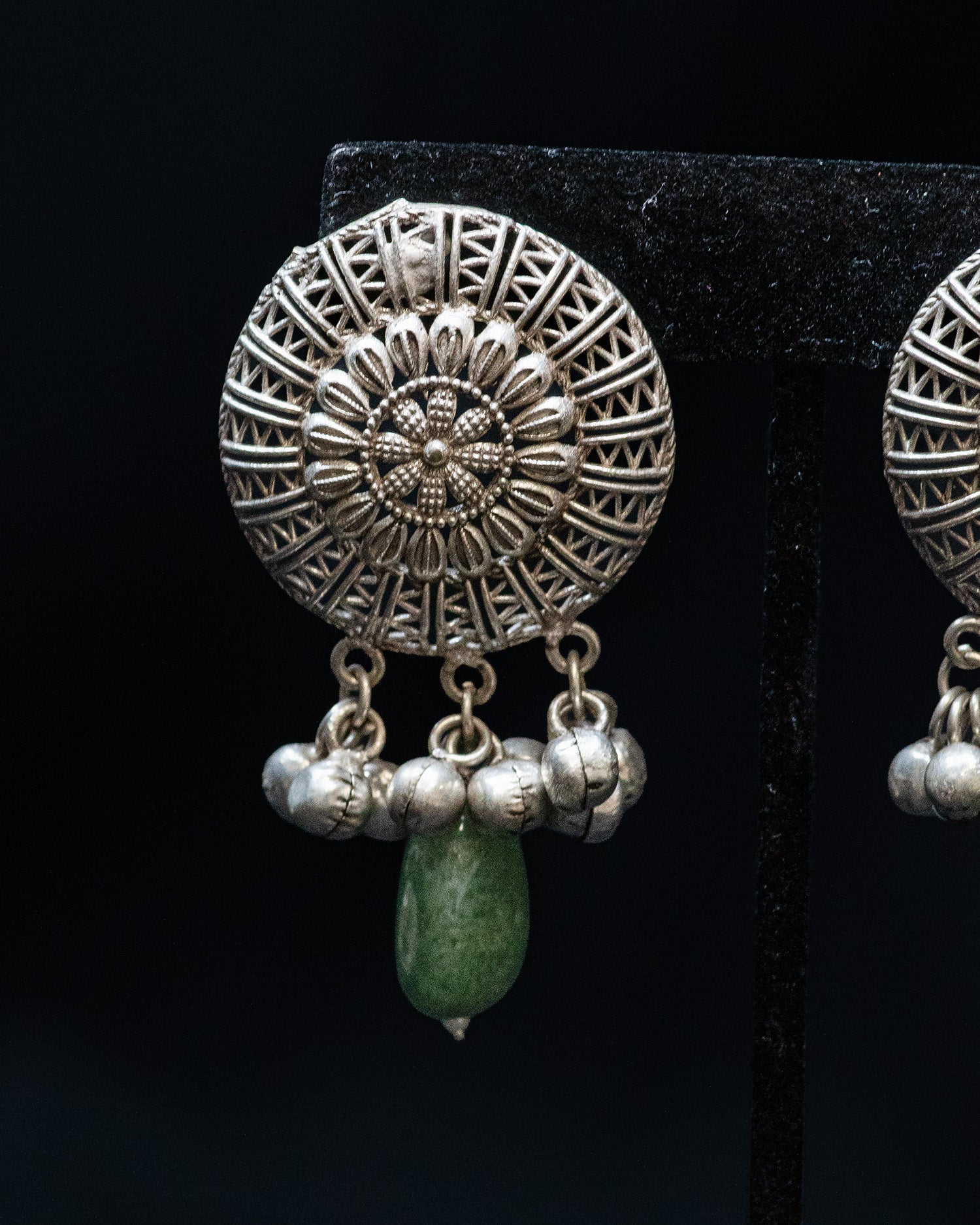 Green Stone Pastel Green Pearl Antique Long Silver Look Alike Necklace Set