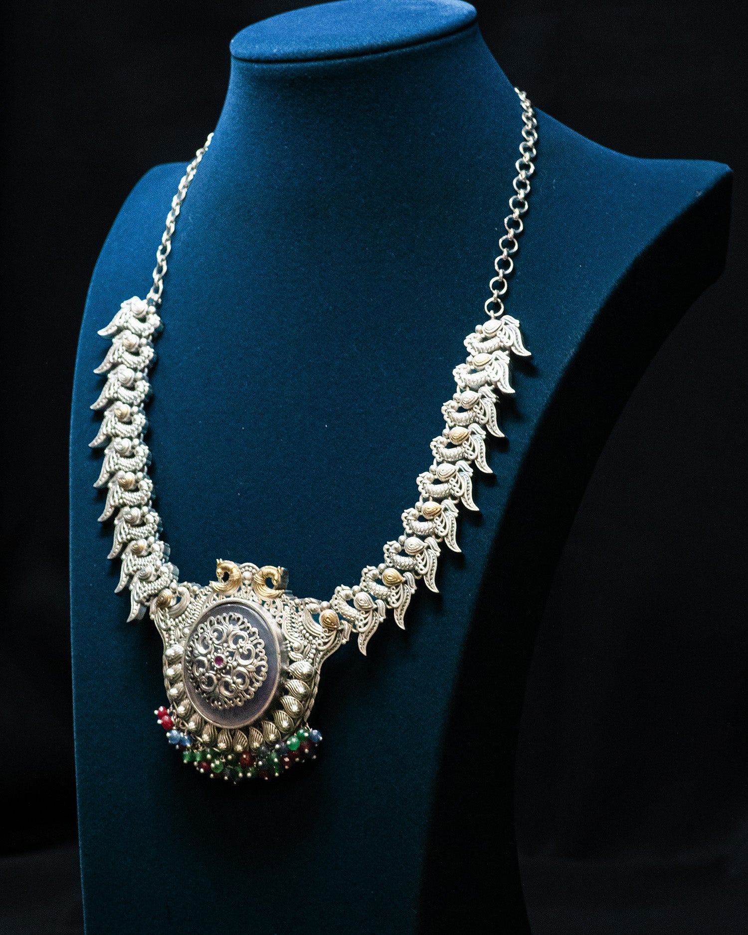 Peach Stone Multicolor Beads Peacock String Silver Look Alike Necklace Set