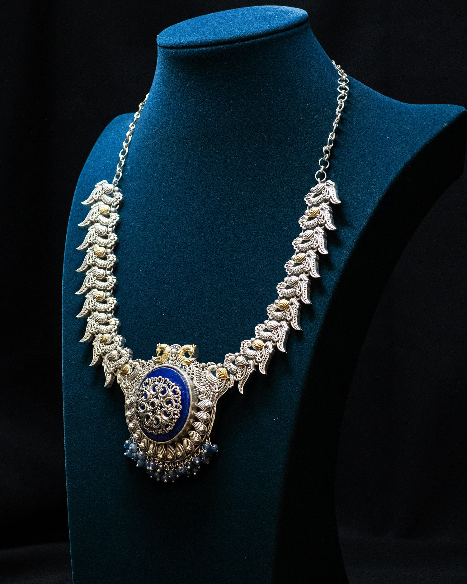 Blue Stone Blue Beads Peacock String Silver Look Alike Necklace Set