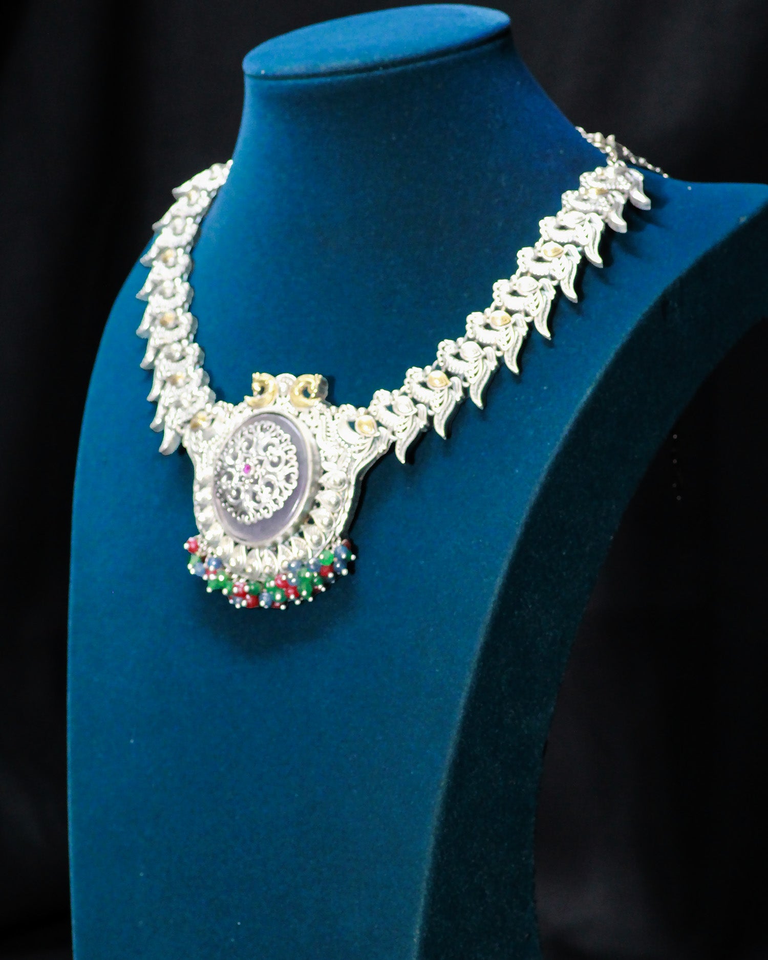Peach Stone Multicolor Beads Peacock String Silver Look Alike Necklace Set