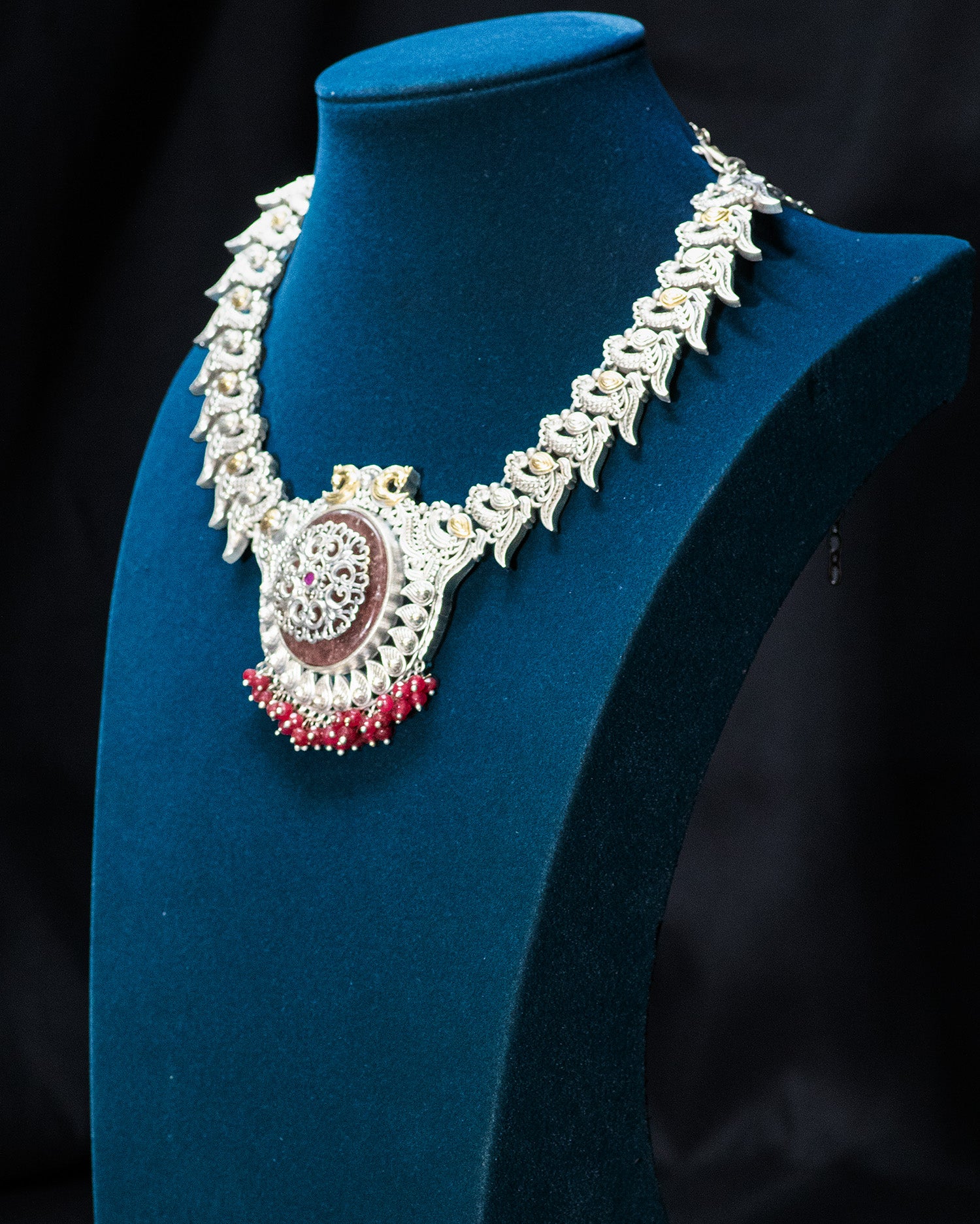 Brown Stone Pink Beads Peacock String Silver Look Alike Necklace Set