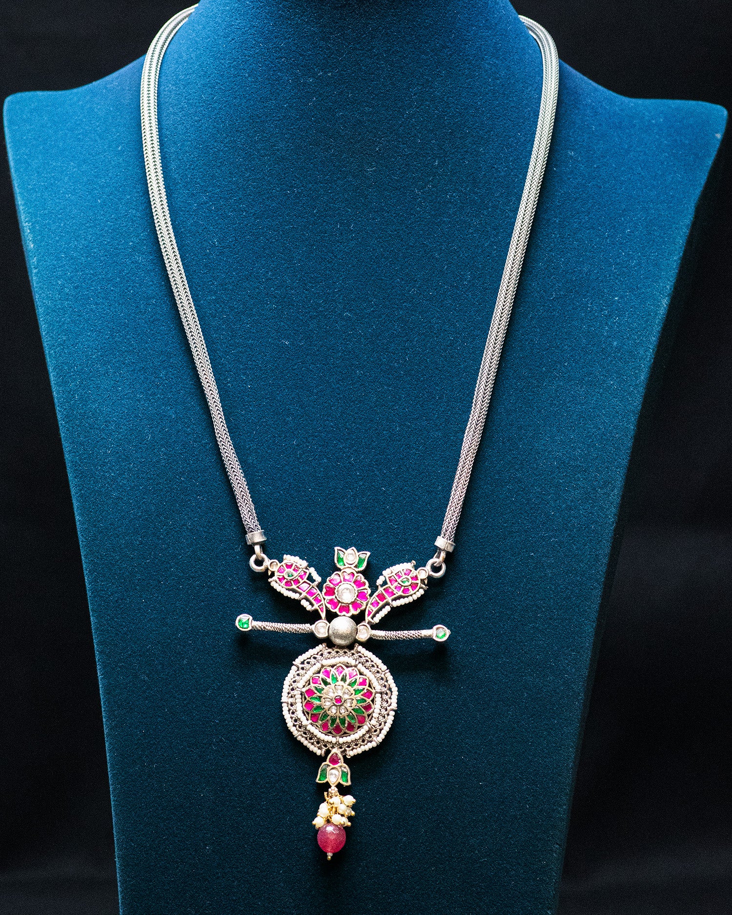 Round Chain Antique Floral Stones Silver Look Alike Pendant Set