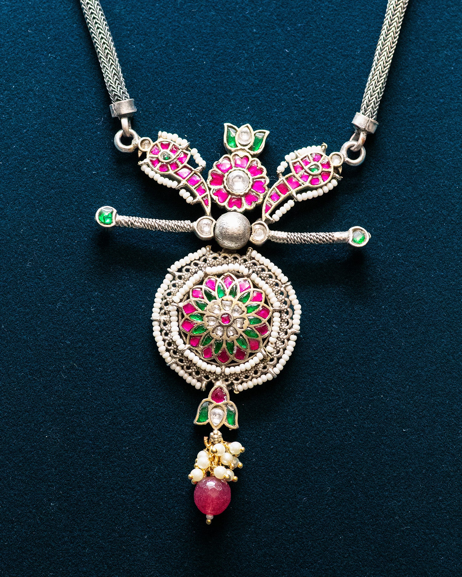 Round Chain Antique Floral Stones Silver Look Alike Pendant Set