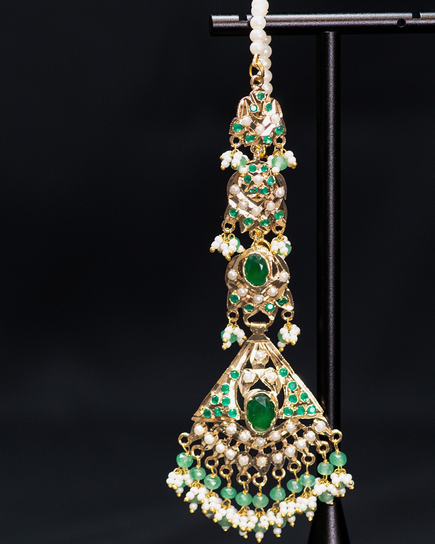 Round Green Stone White Pearl Punjabi Jadau Necklace Set