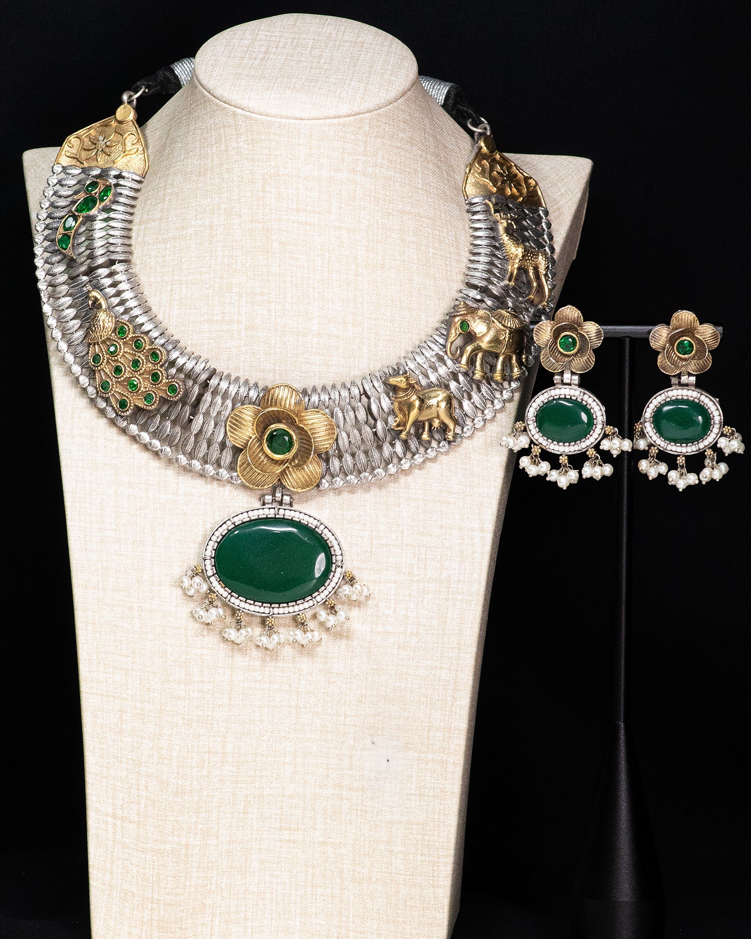 Royal Heritage Green Stone Silver Look Alike Statement Necklace Set