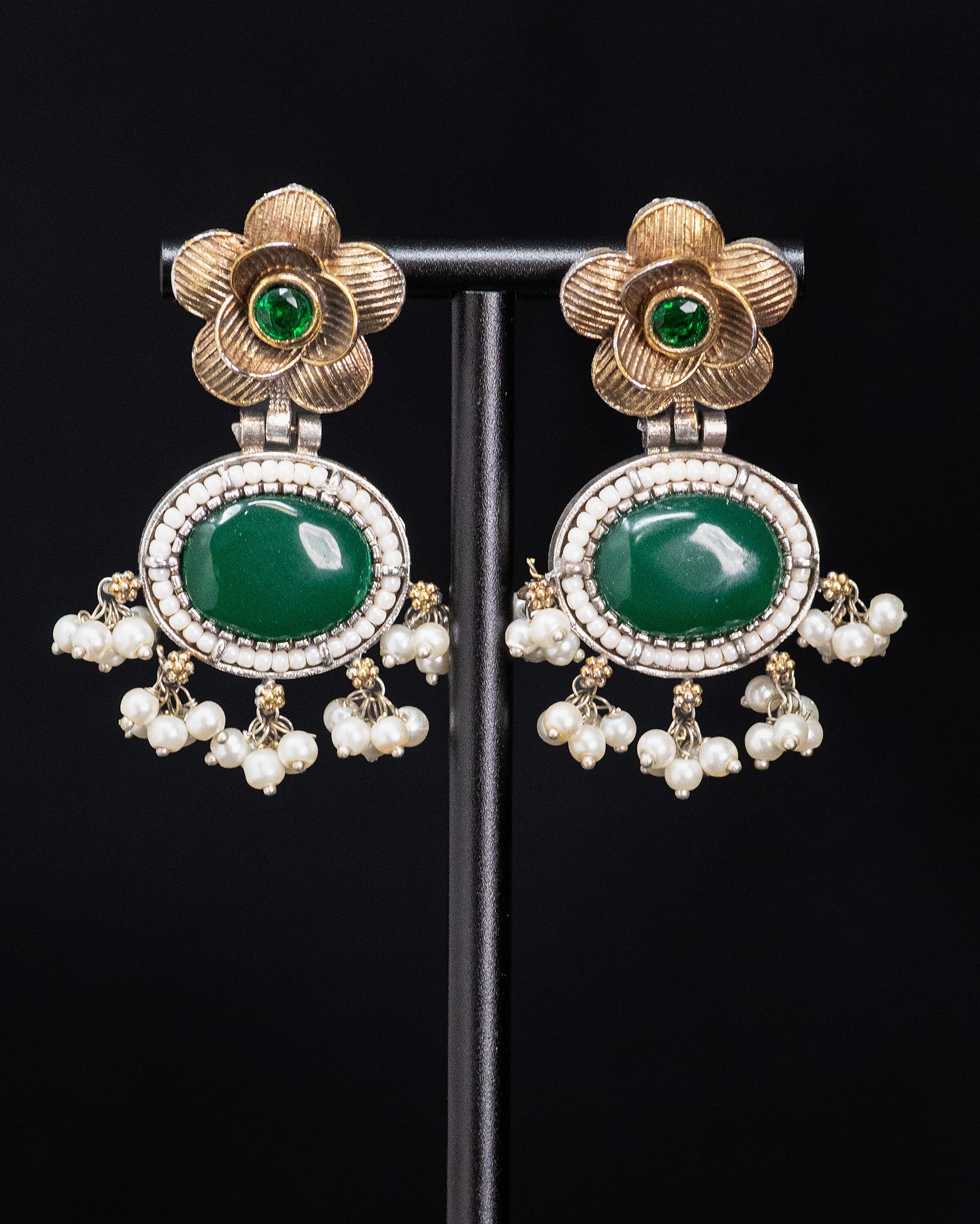 Royal Heritage Green Stone Silver Look Alike Statement Necklace Set