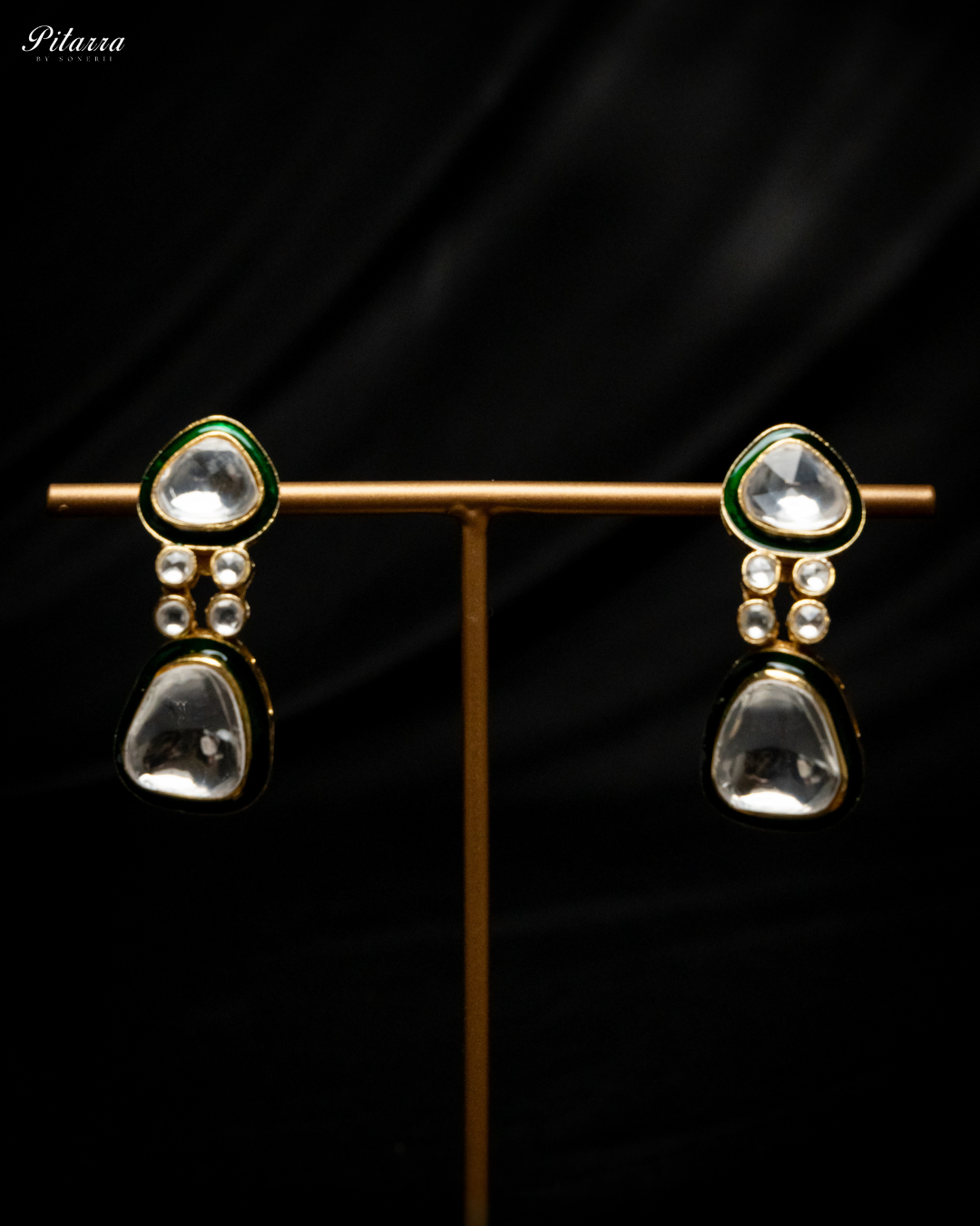 Kundan with Green Enamel Choker Set with Modern Touch_Earrings