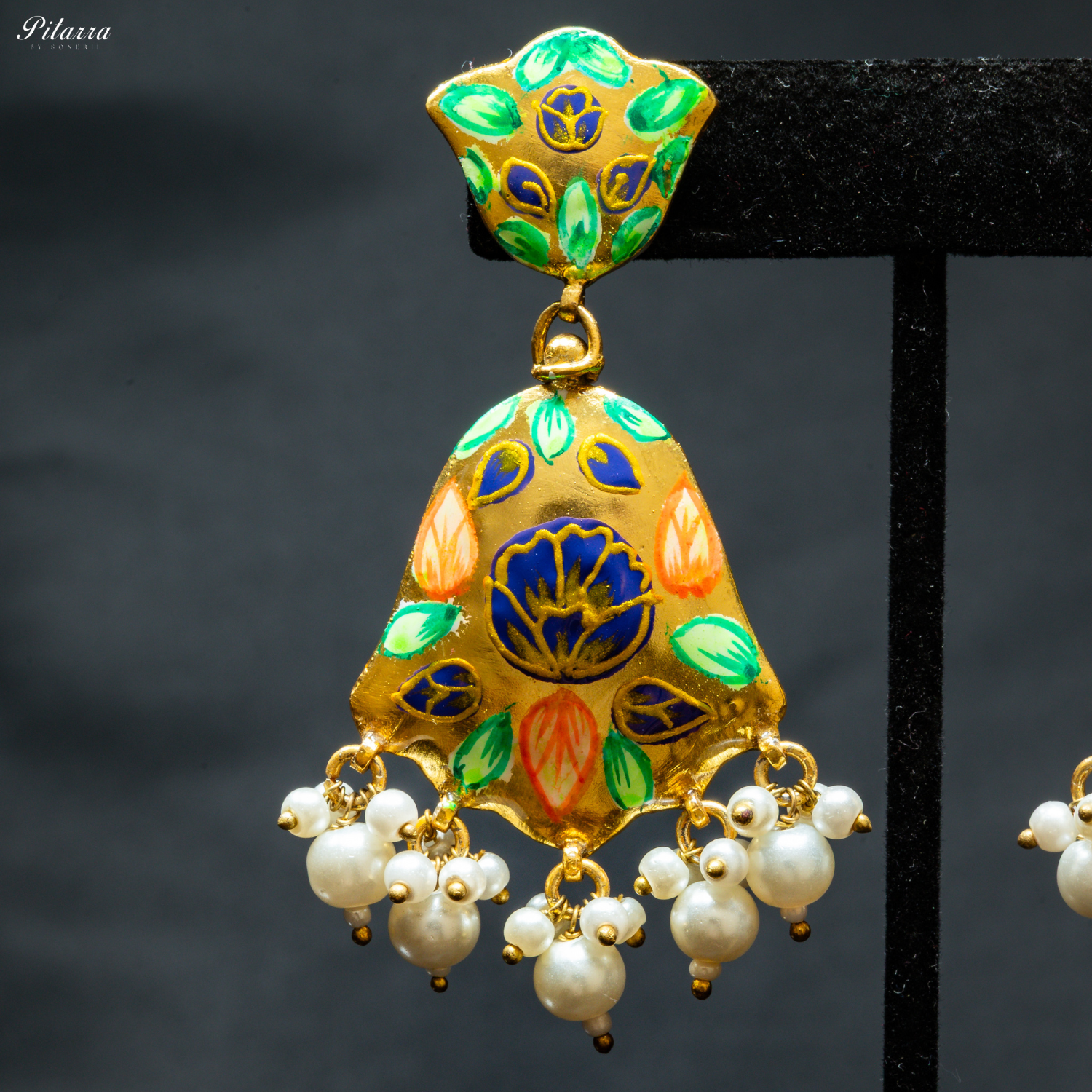 Maharani_Kundan_Rajwada_Jodhpuri_Necklace_Set_Zoom Earrings