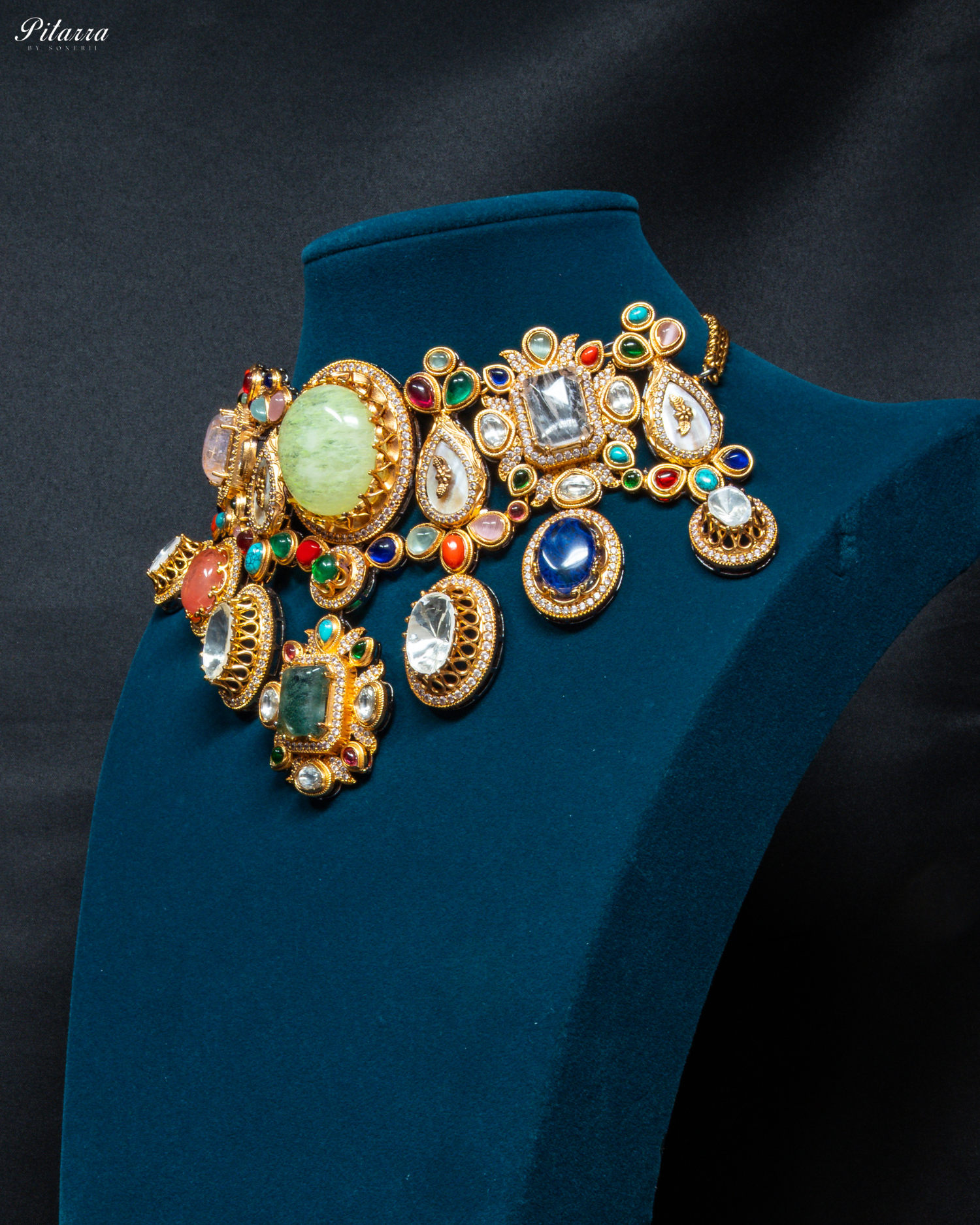Multicolor Doublet Fusion Choker Set_Side Angle