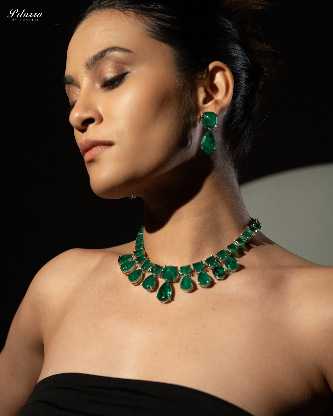 Pitarra Emerald Crystal Necklace Set_Side Image