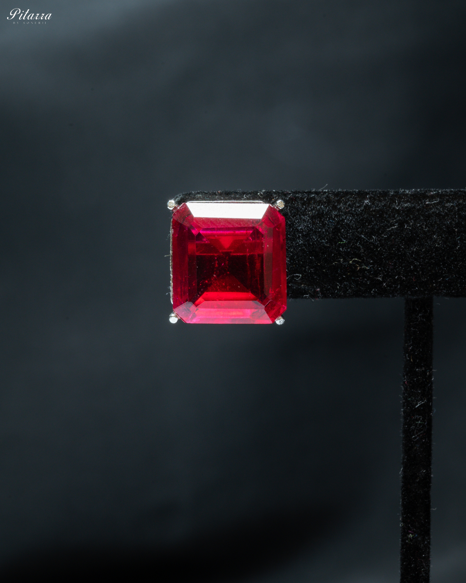 Red Square Doublet Necklace Set_Zoom Earrings