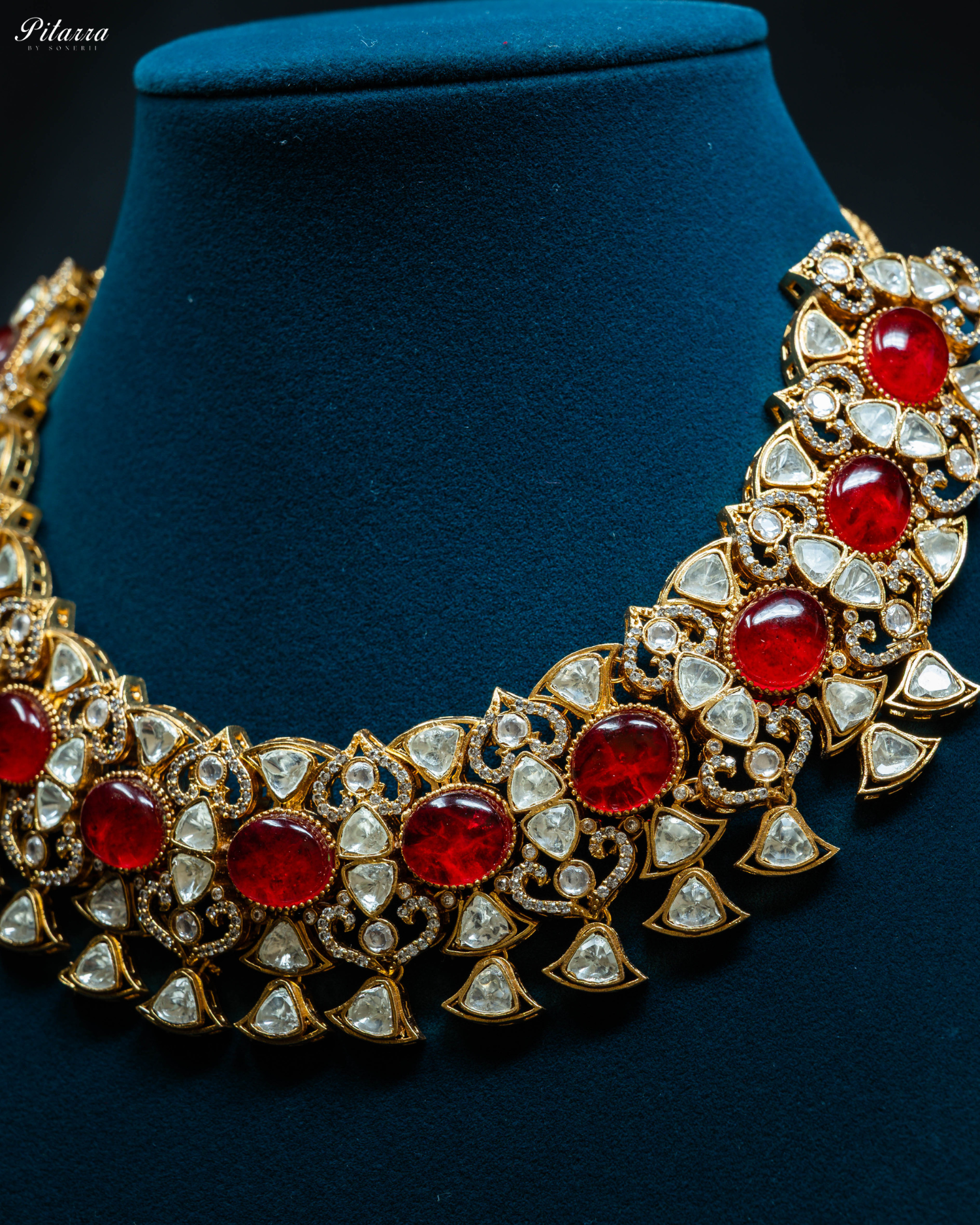 Red Stone Uncut Traditional Kundan Choker Set_Zoom Angle