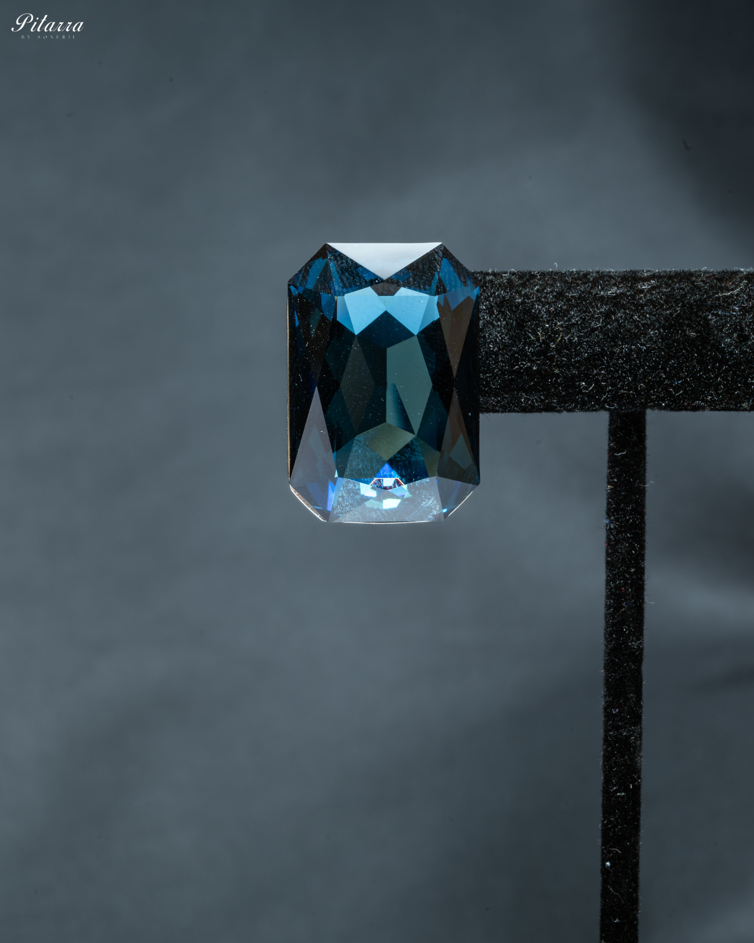 Royal_Blue_Zirconia_Crystal_Necklace_Set_Zoom Earrings