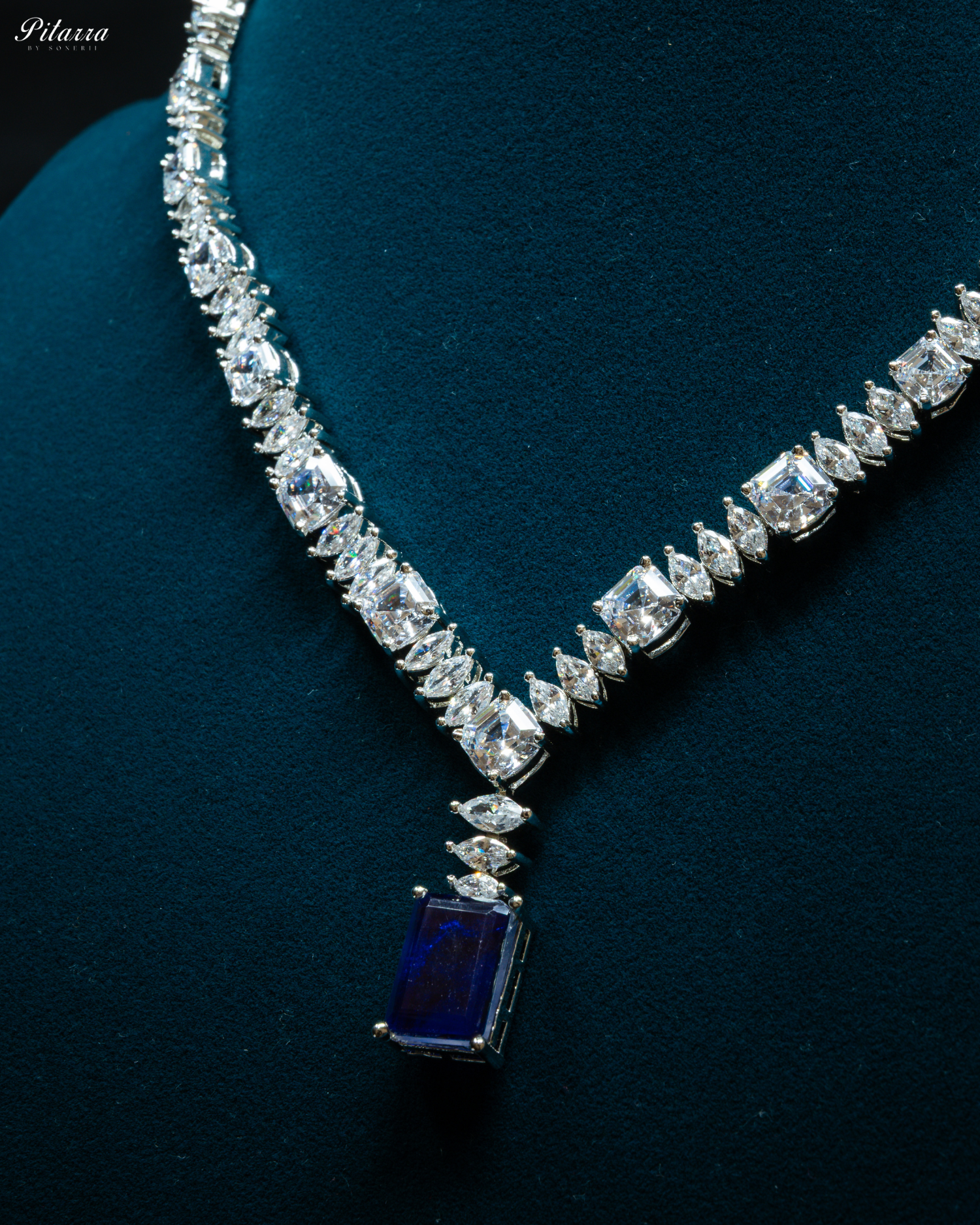 Sapphire Stone Cubic Zirconia Pendant Set_Zoom Ankle