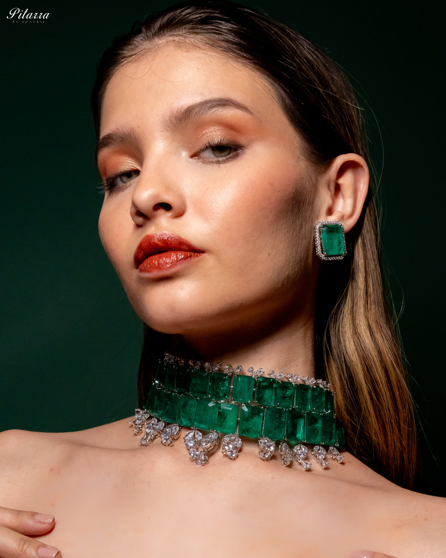 Semiprecious Green Doublet Choker Set_Side Angle